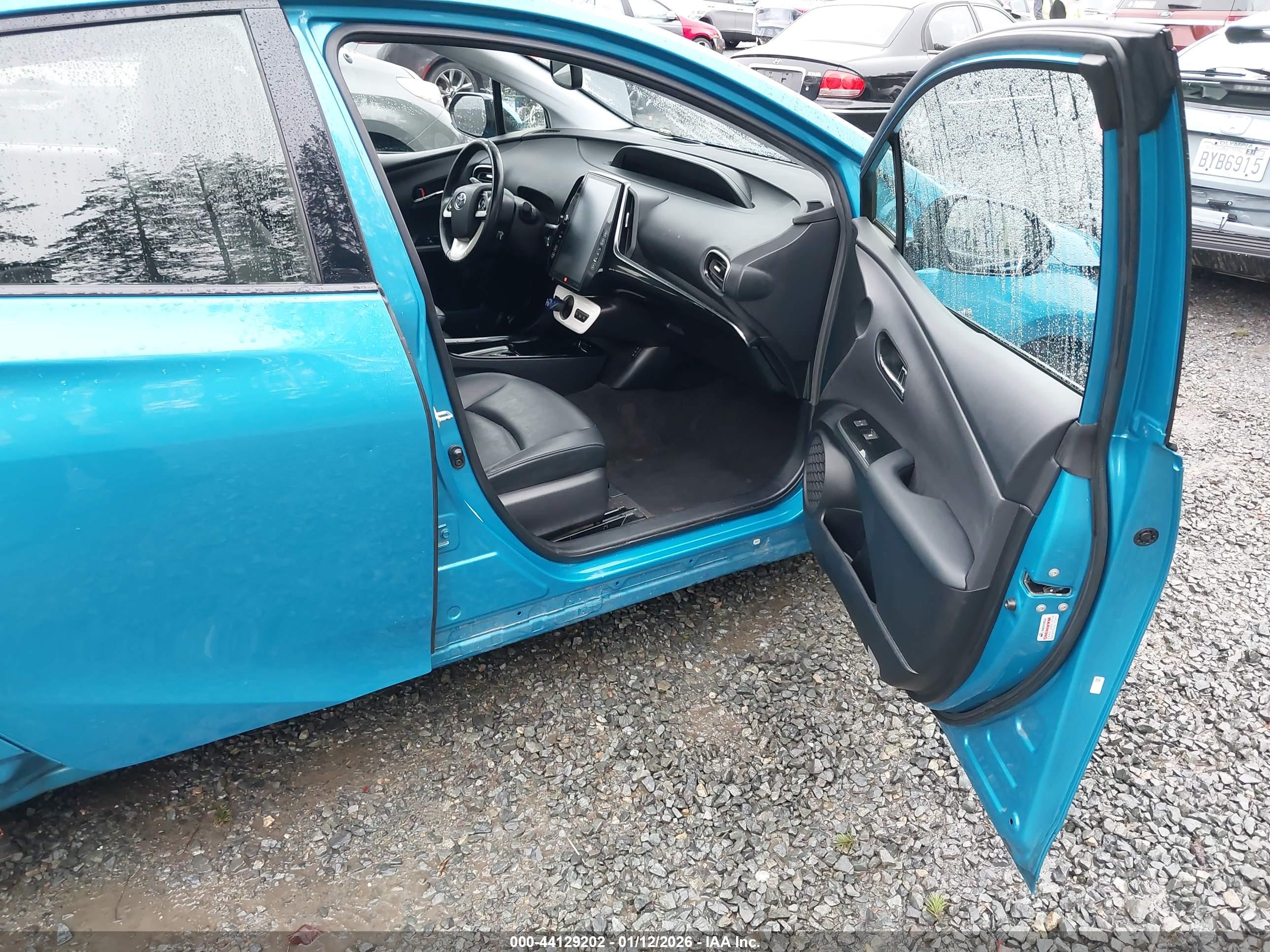 TOYOTA PRIUS image 5