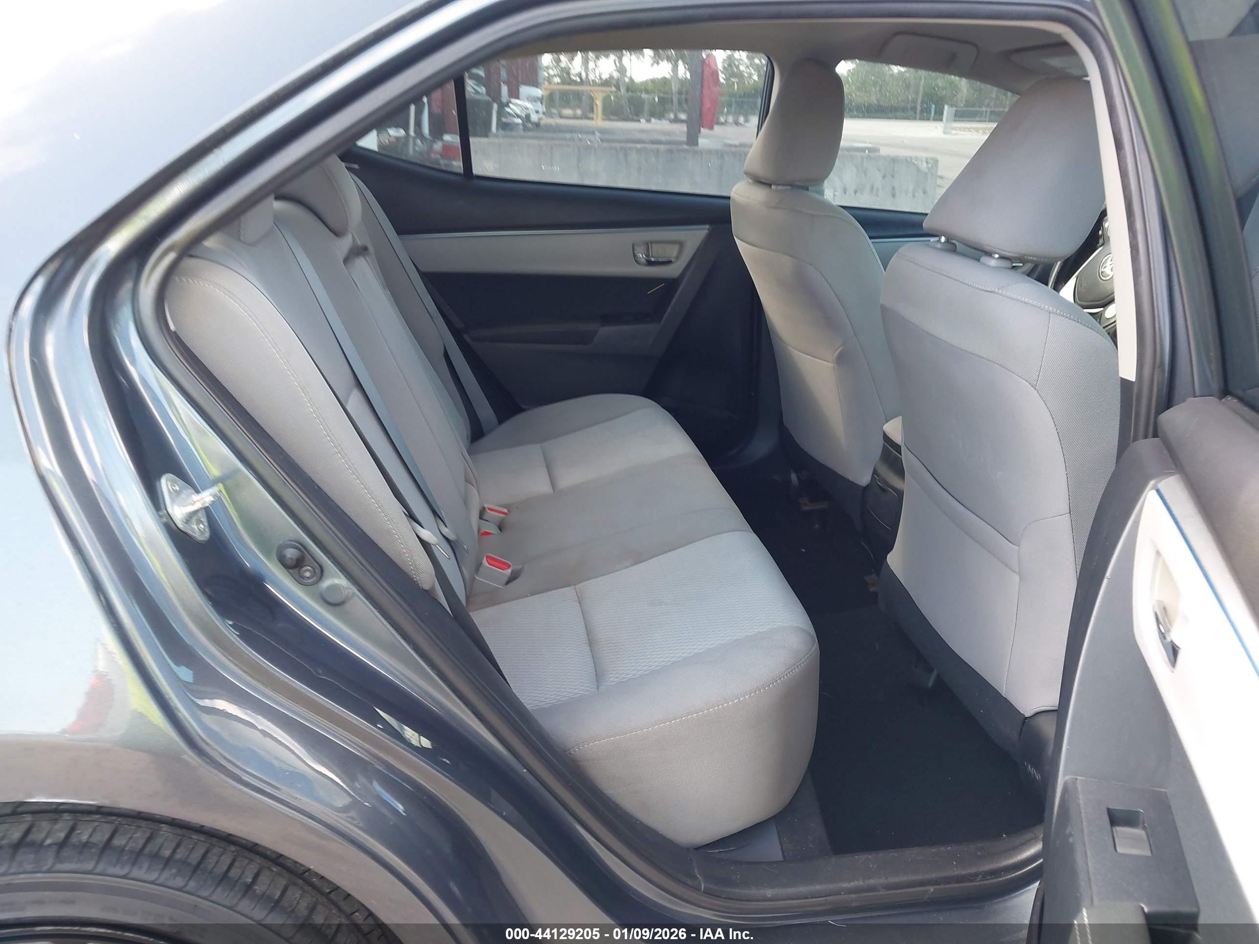 TOYOTA COROLLA image 8