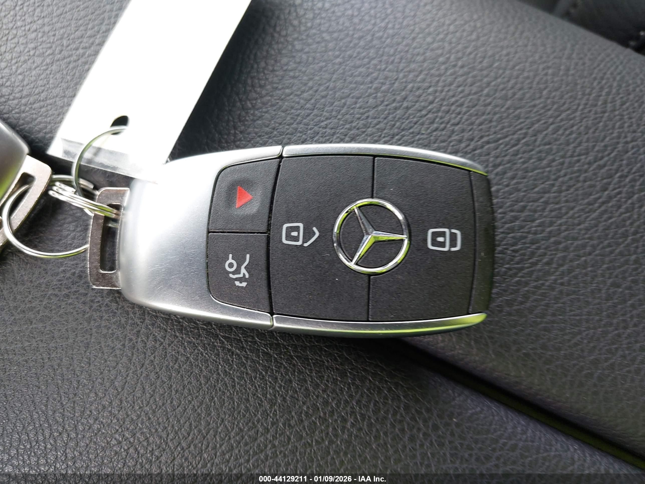 MERCEDES-BENZ GLE image 11