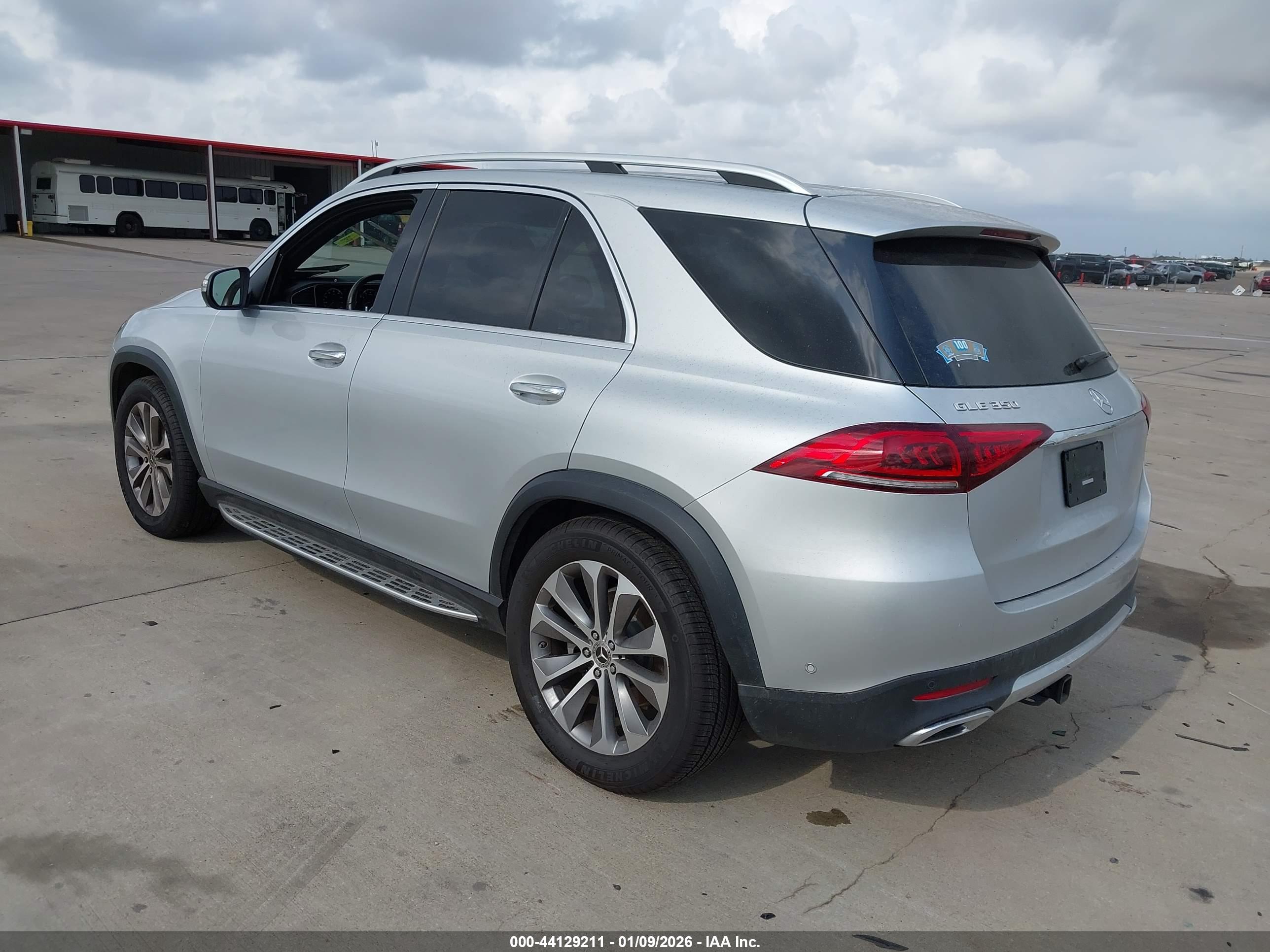 MERCEDES-BENZ GLE image 3