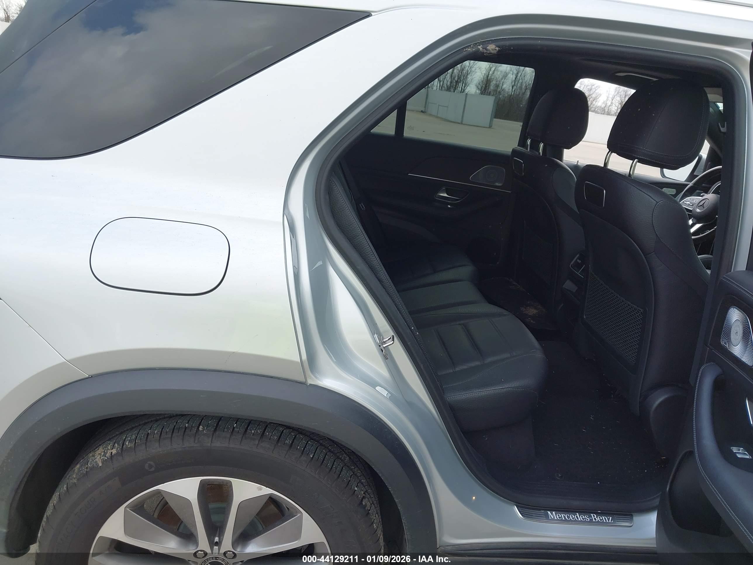 MERCEDES-BENZ GLE image 8