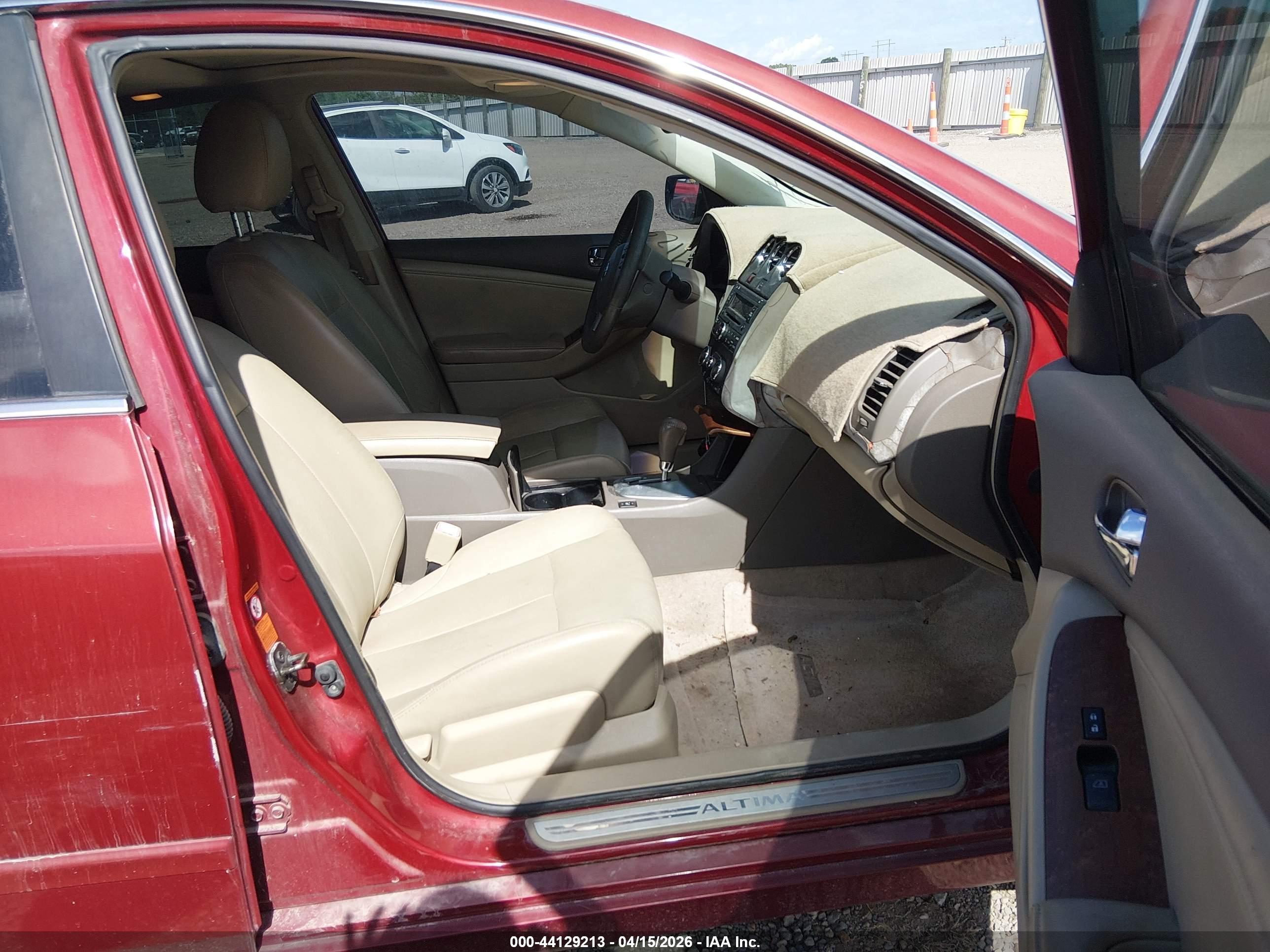 NISSAN ALTIMA image 5