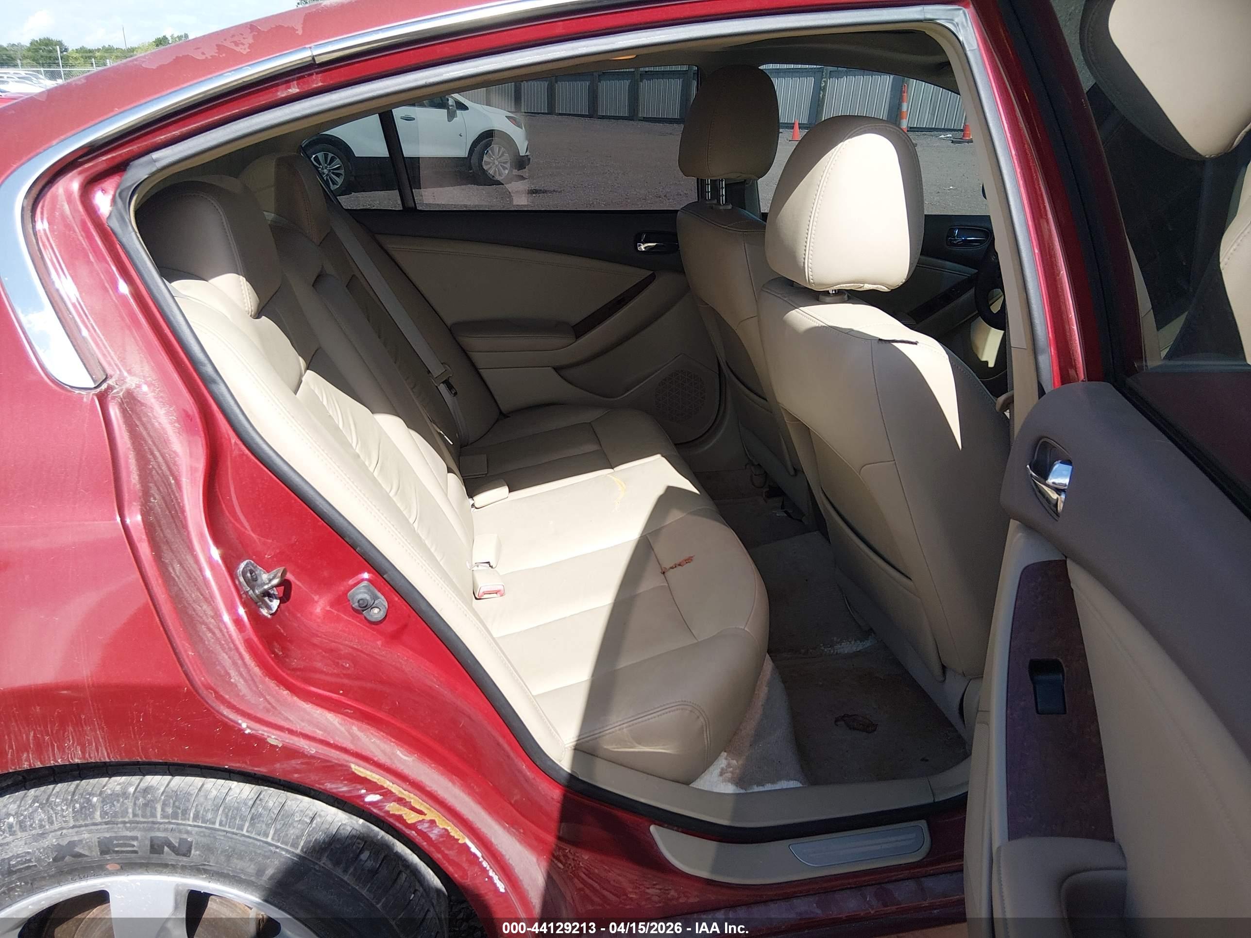 NISSAN ALTIMA image 8