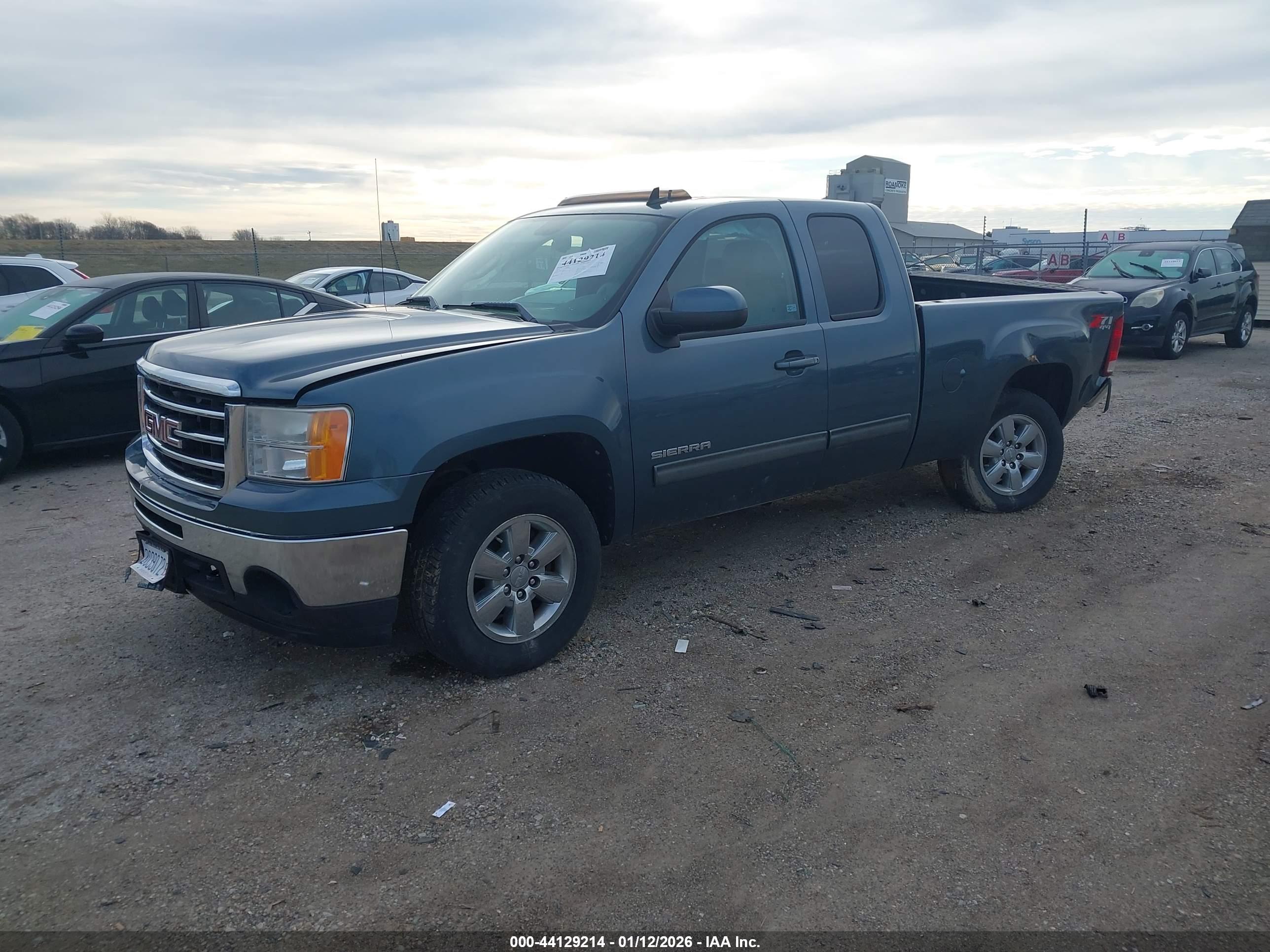 GMC SIERRA image 2