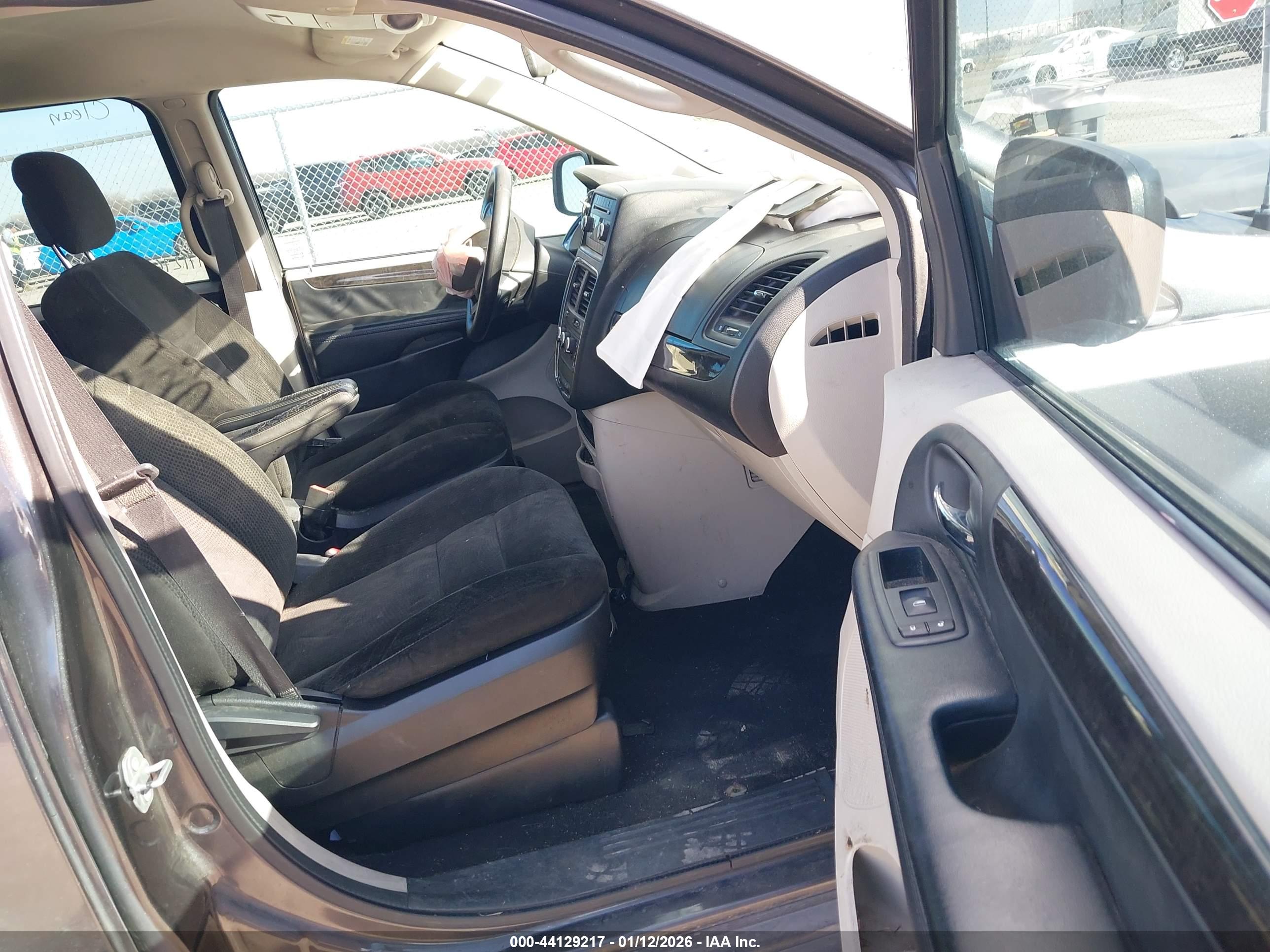 DODGE GRAND image 5