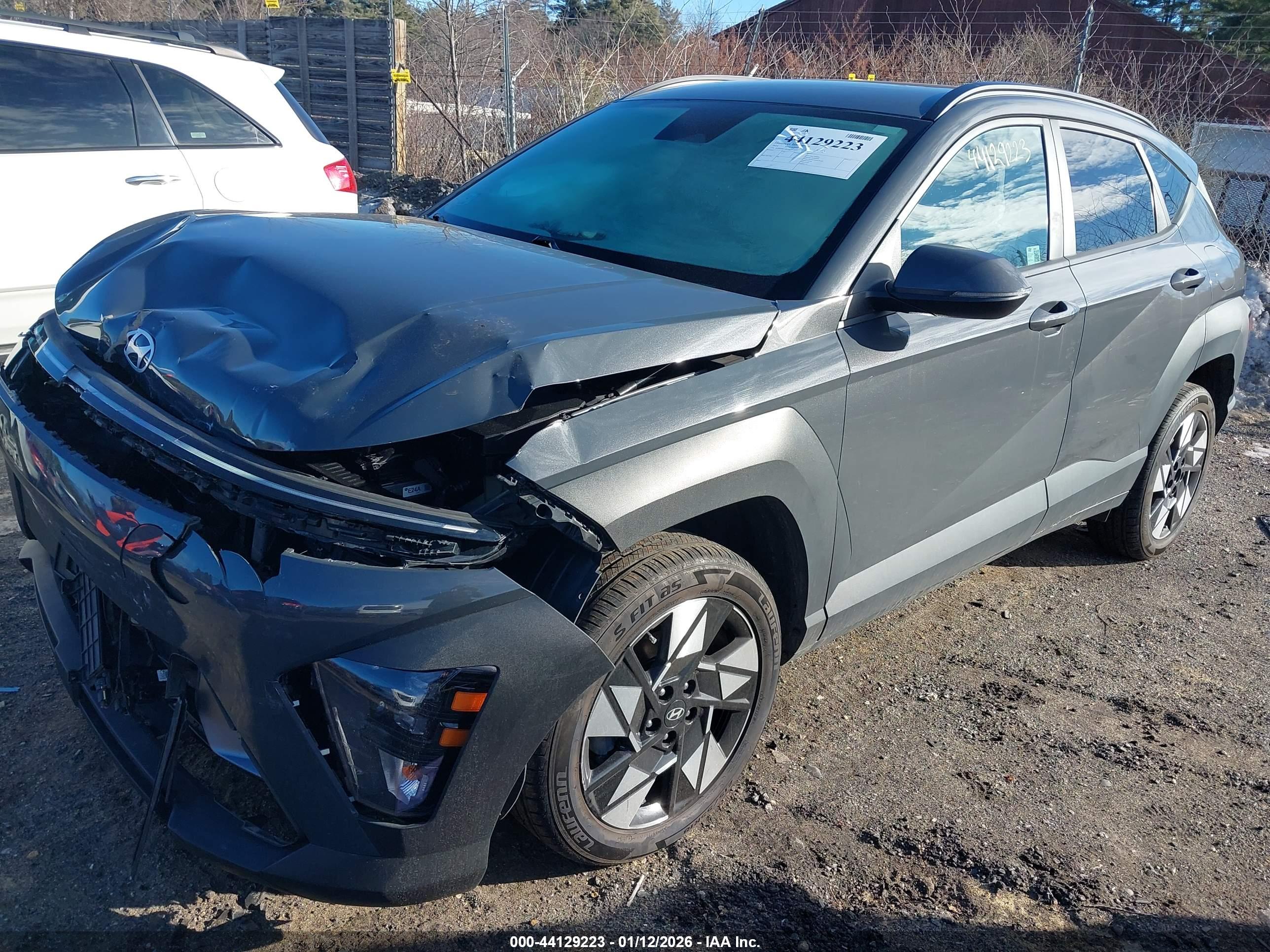 HYUNDAI KONA image 2