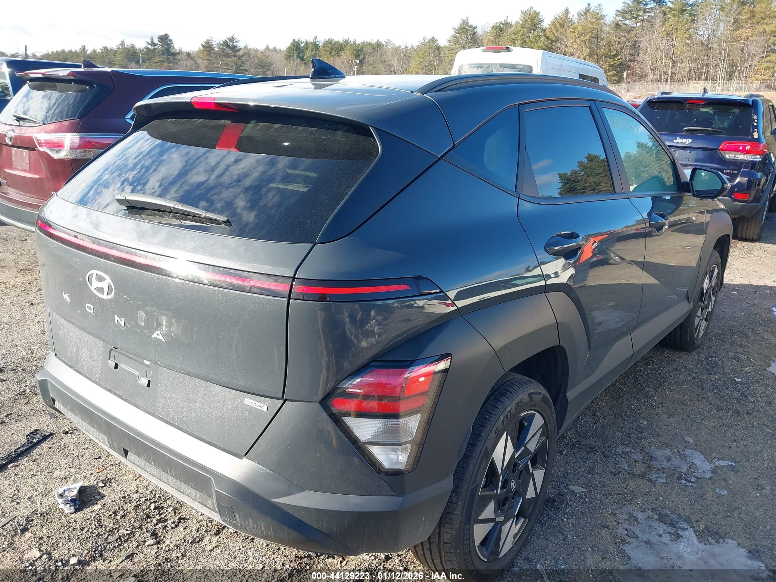 HYUNDAI KONA image 4