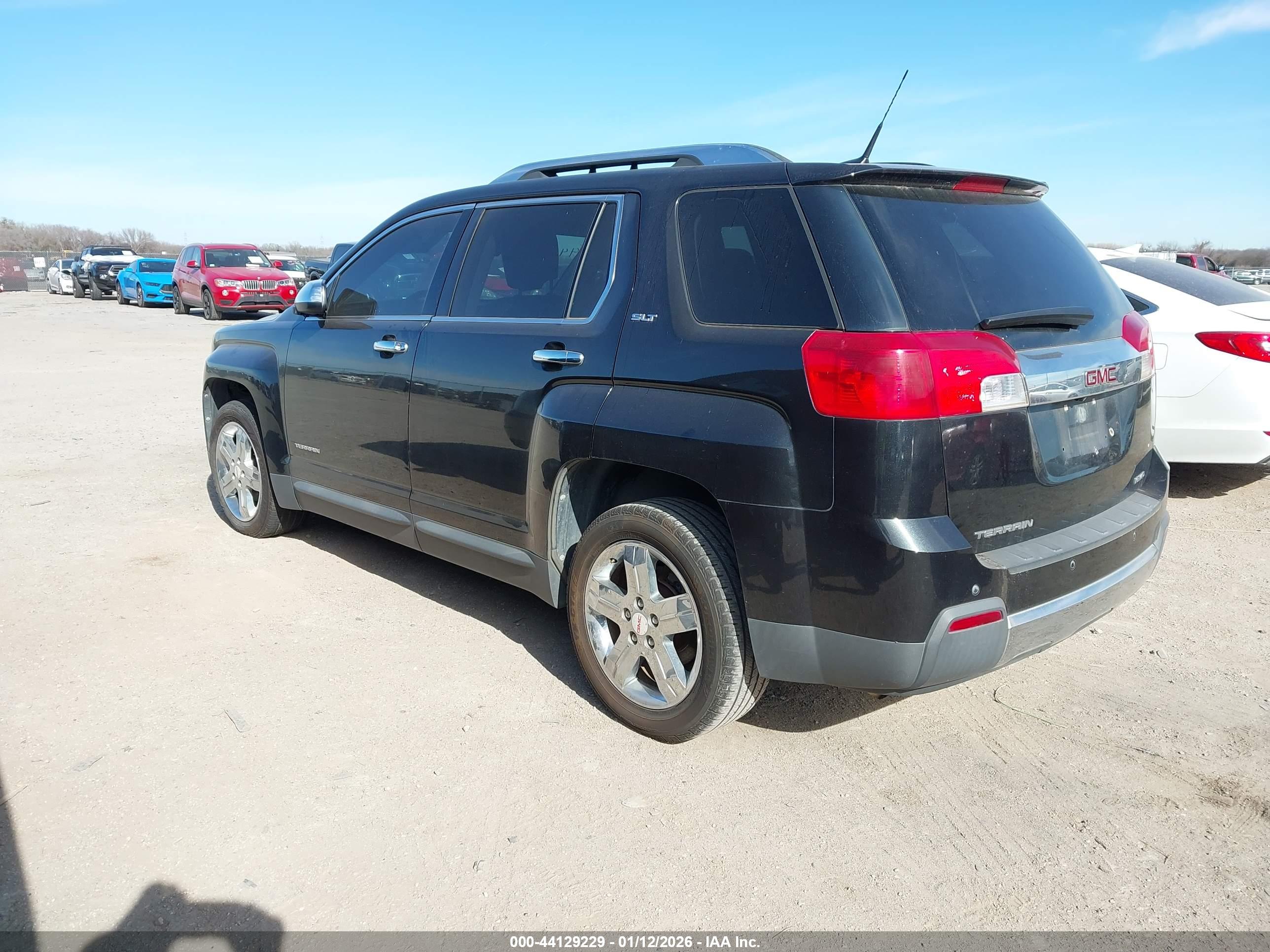 GMC TERRAIN image 3