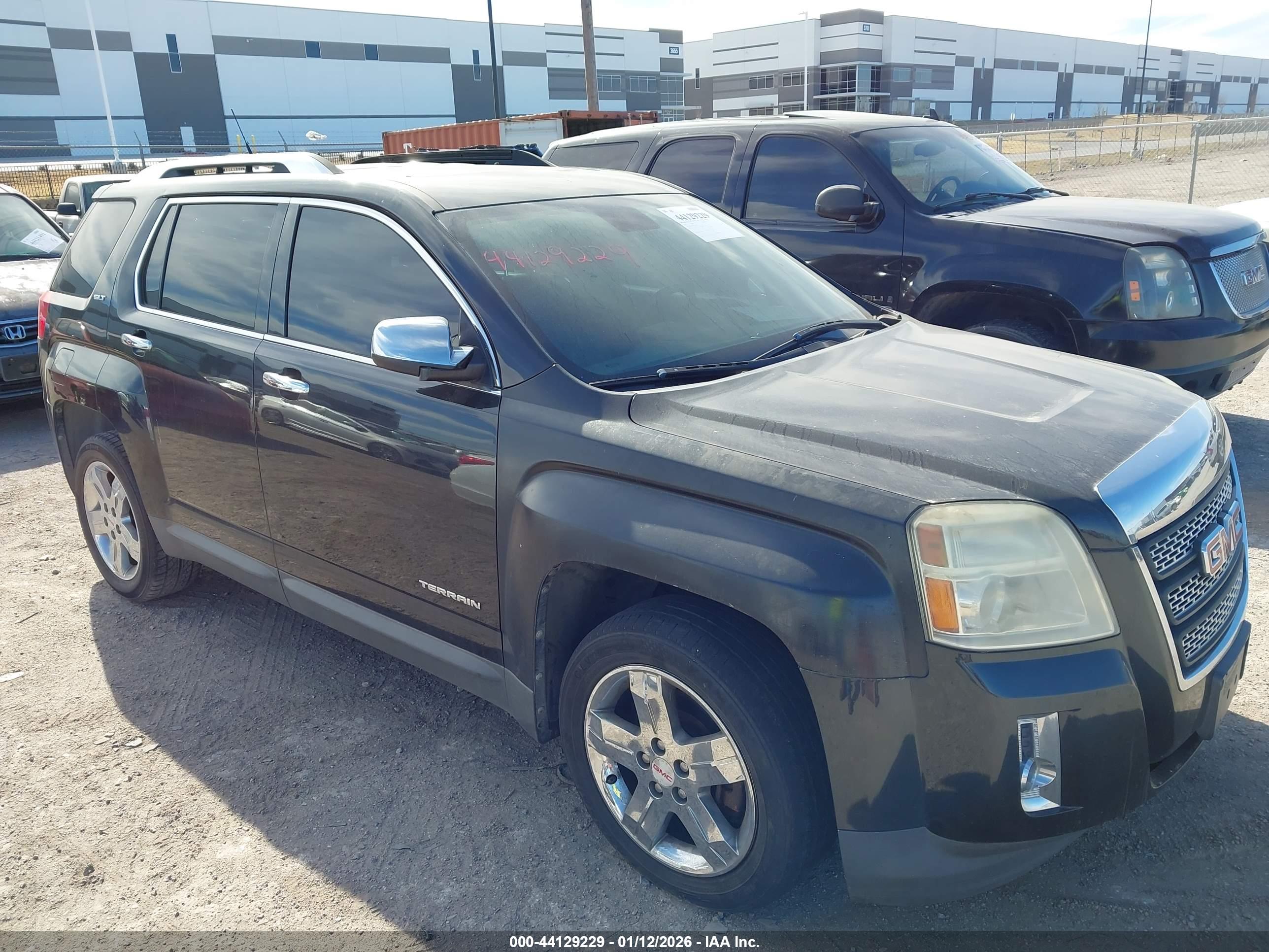 GMC TERRAIN image 6
