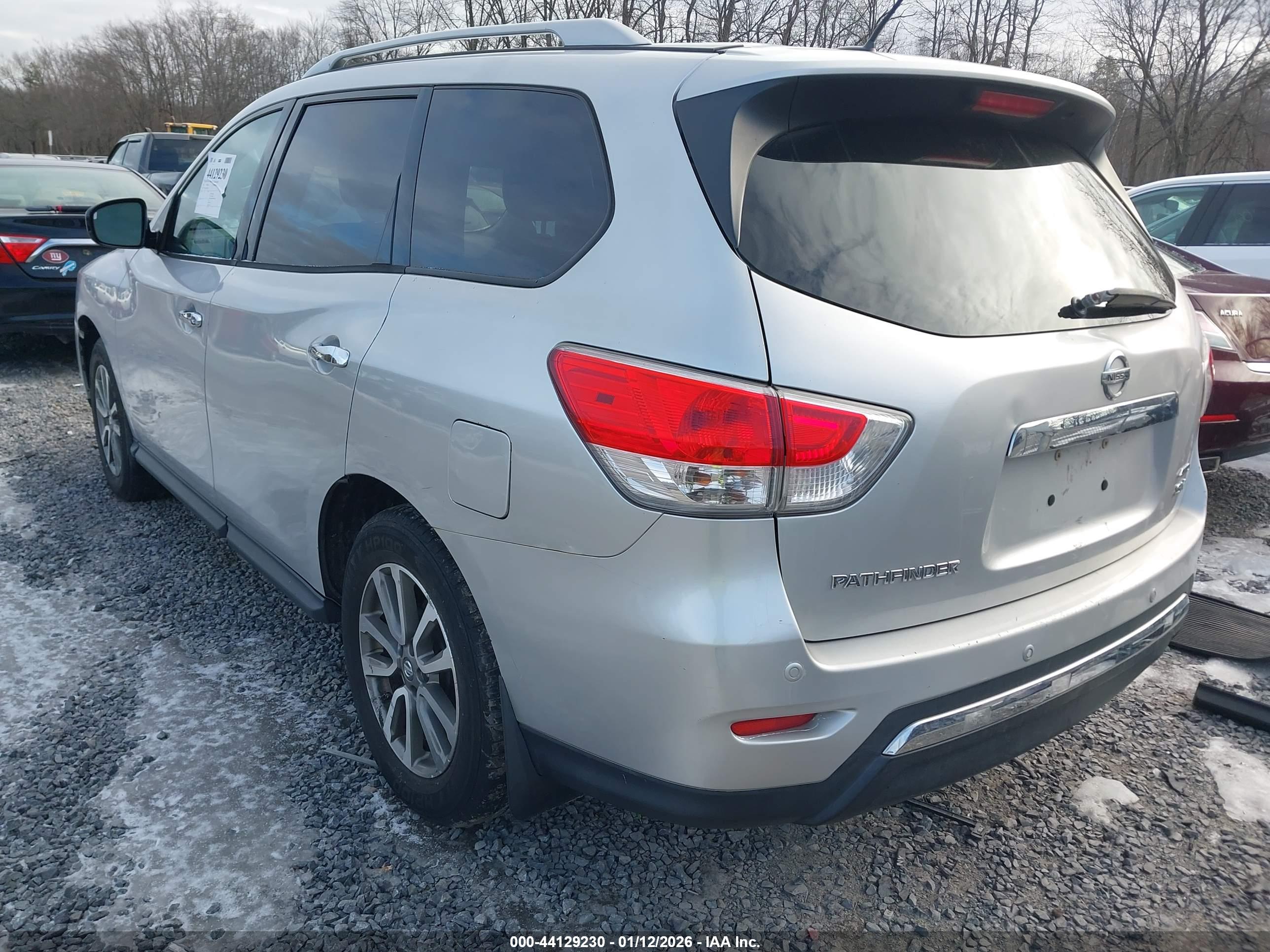 NISSAN PATHFINDER image 3