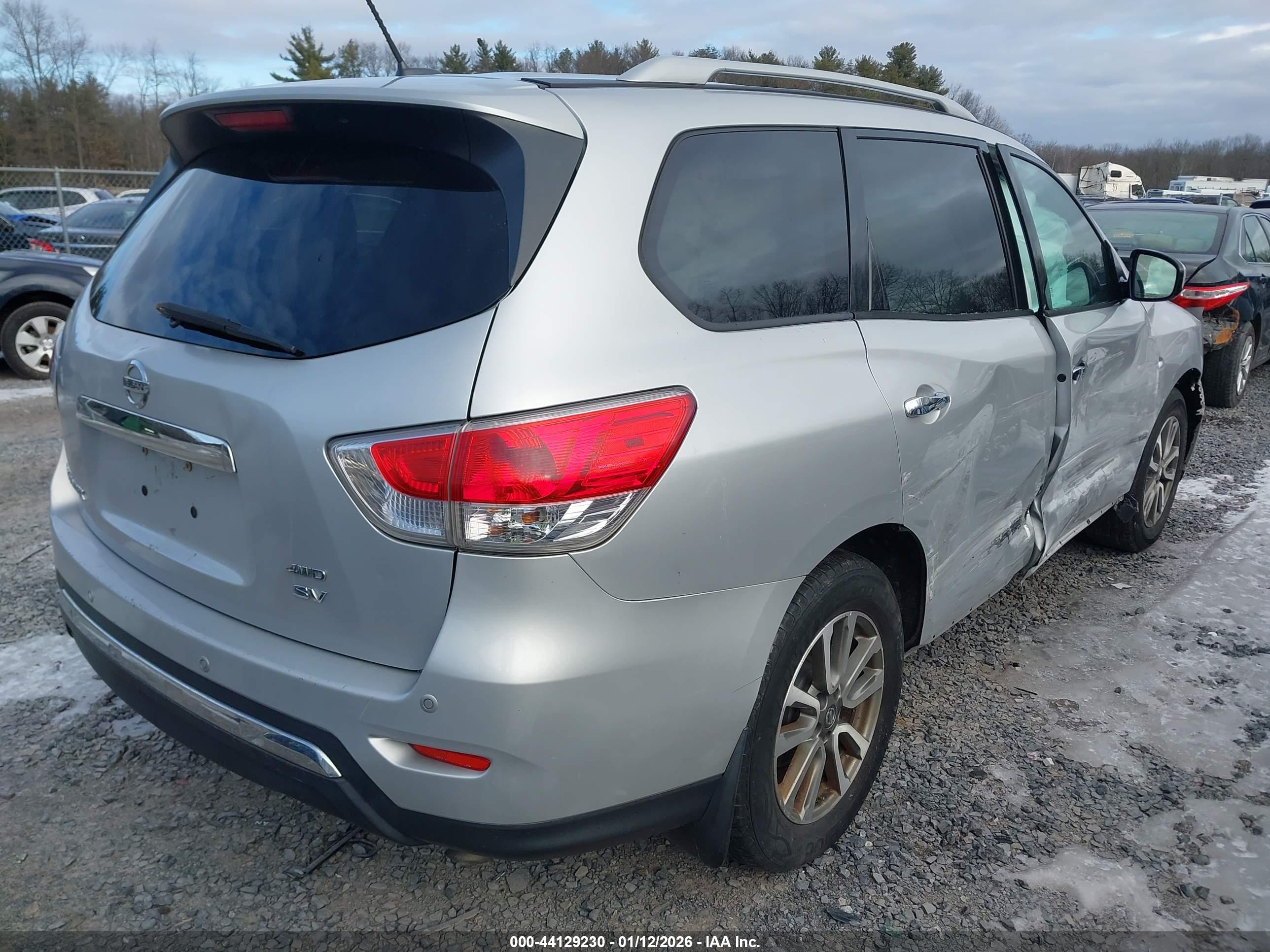 NISSAN PATHFINDER image 4
