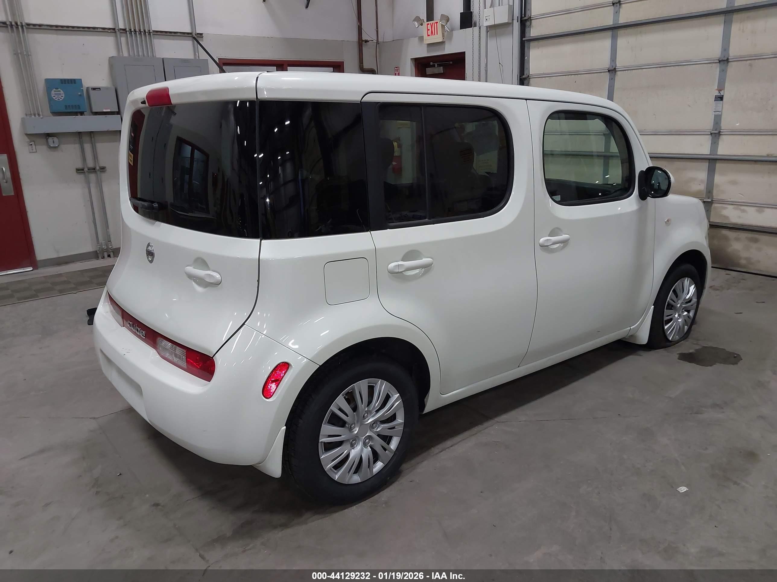 NISSAN CUBE image 4