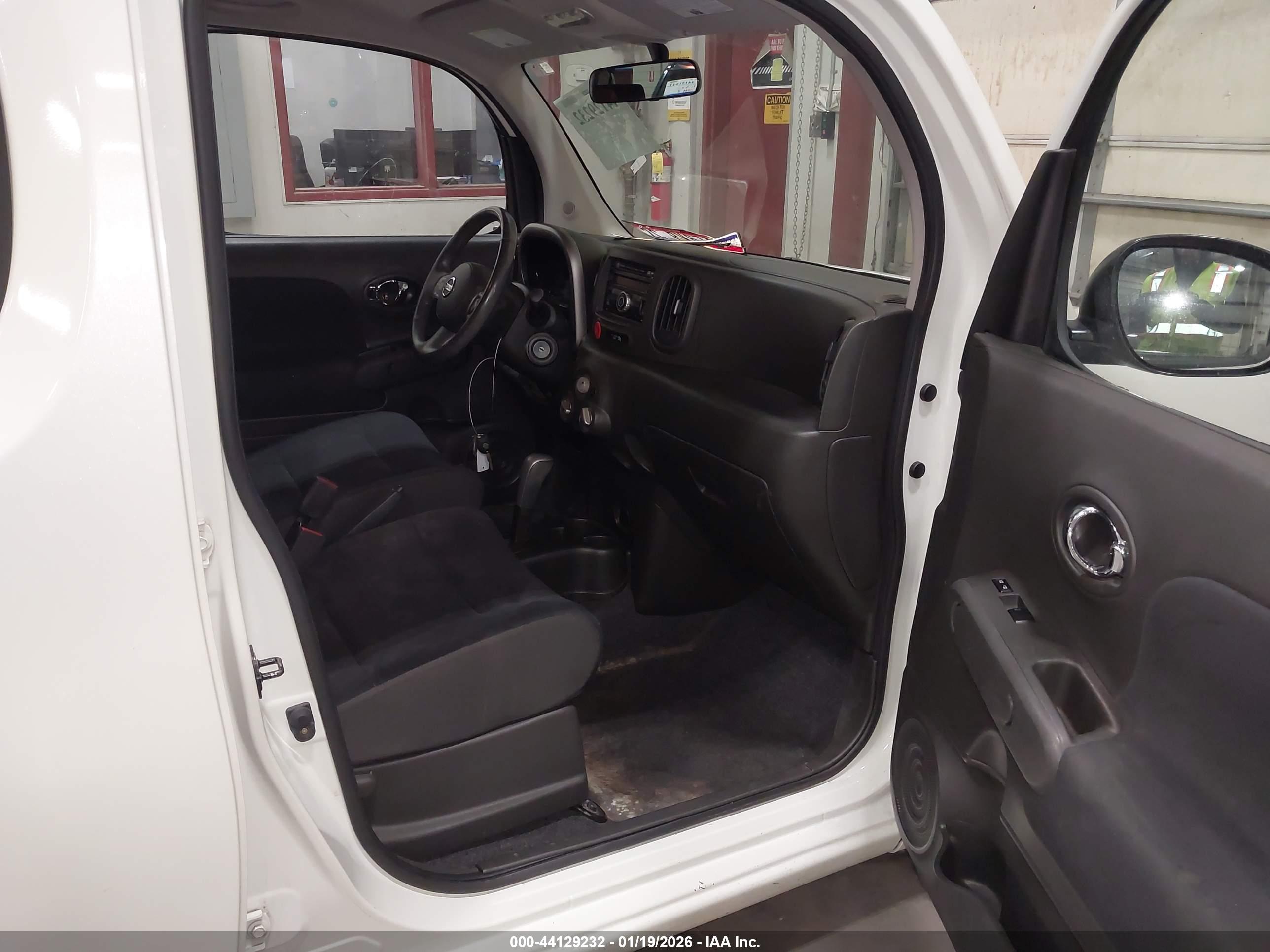 NISSAN CUBE image 5