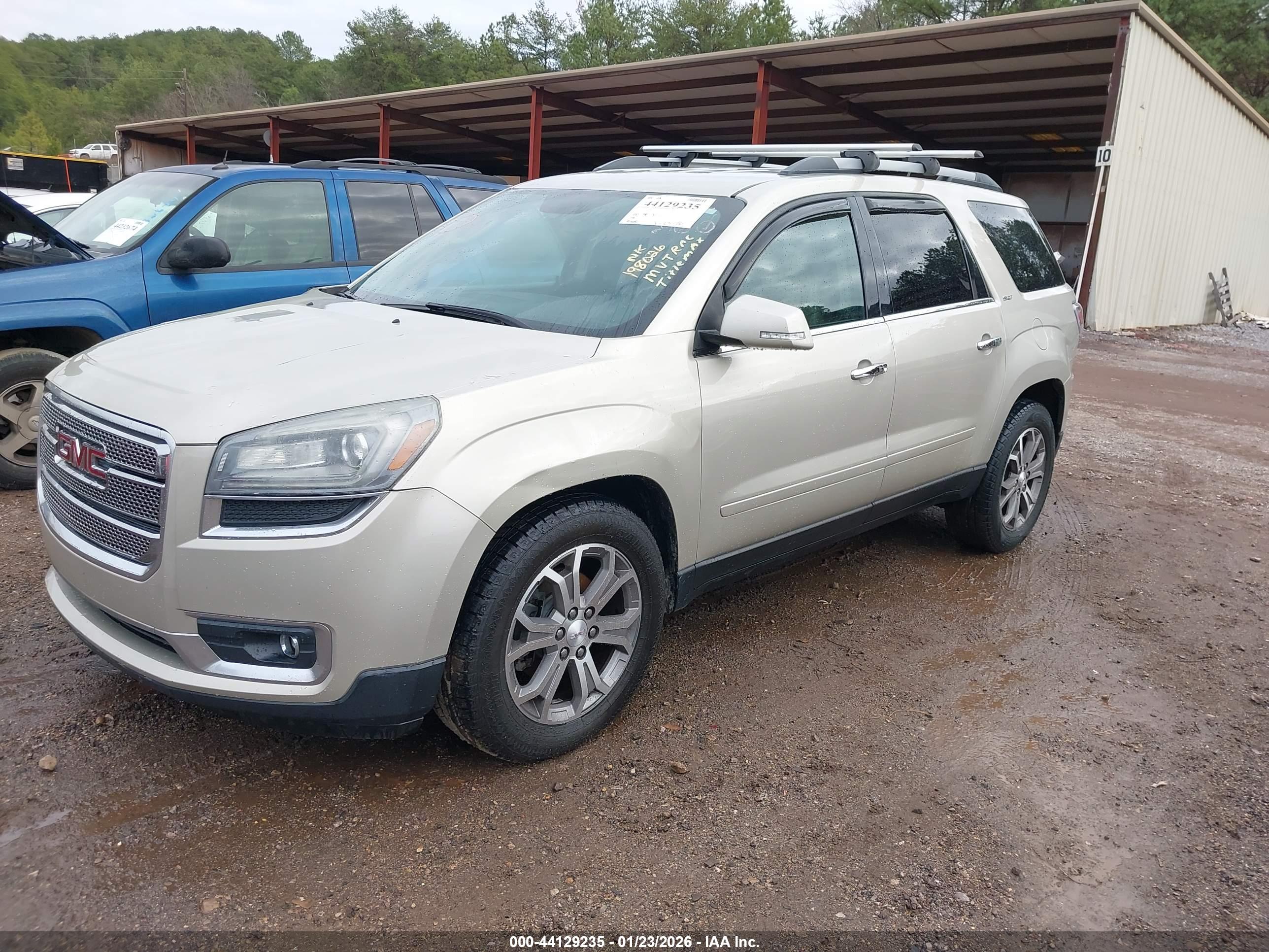 GMC ACADIA image 2