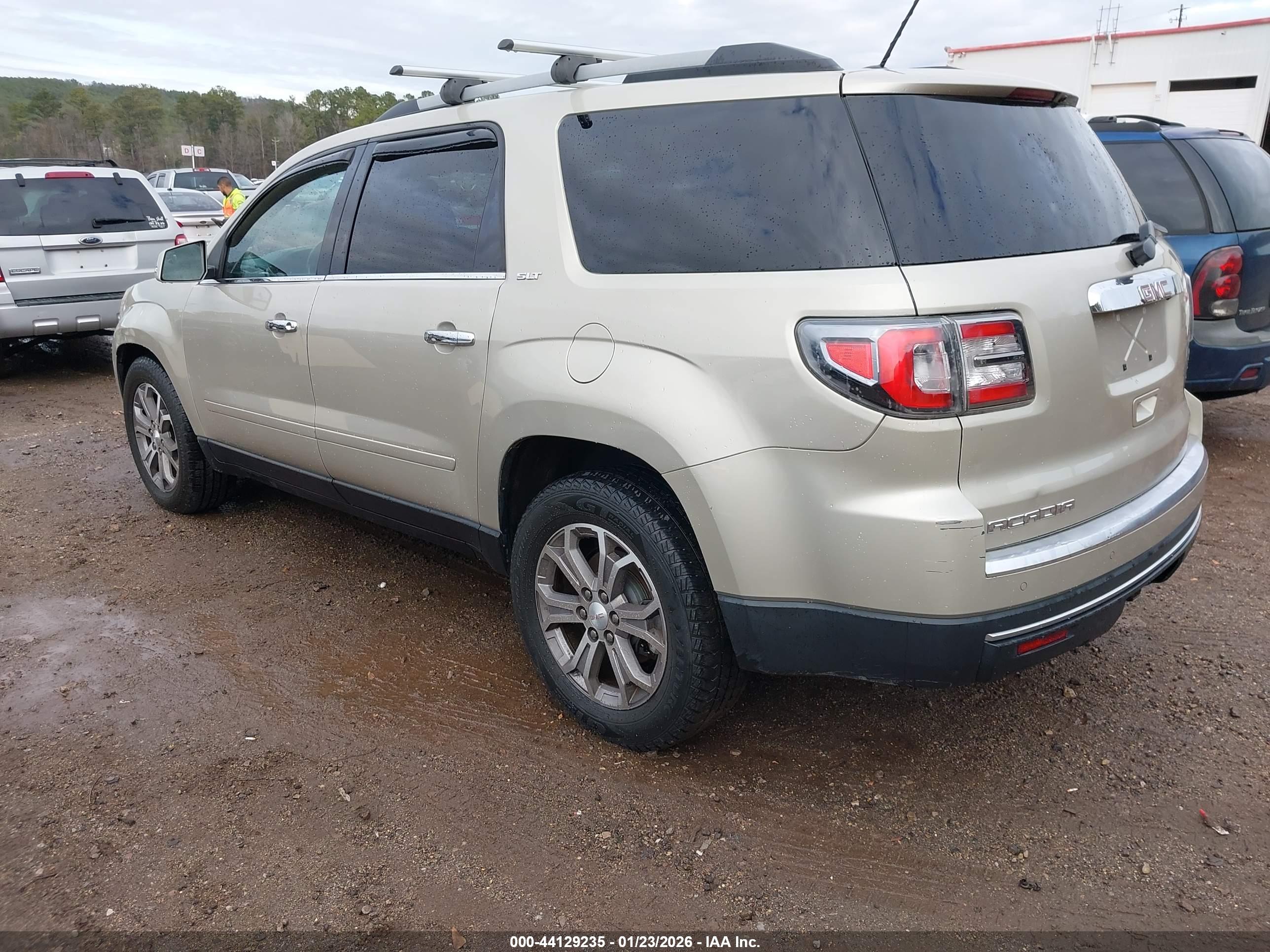 GMC ACADIA image 3