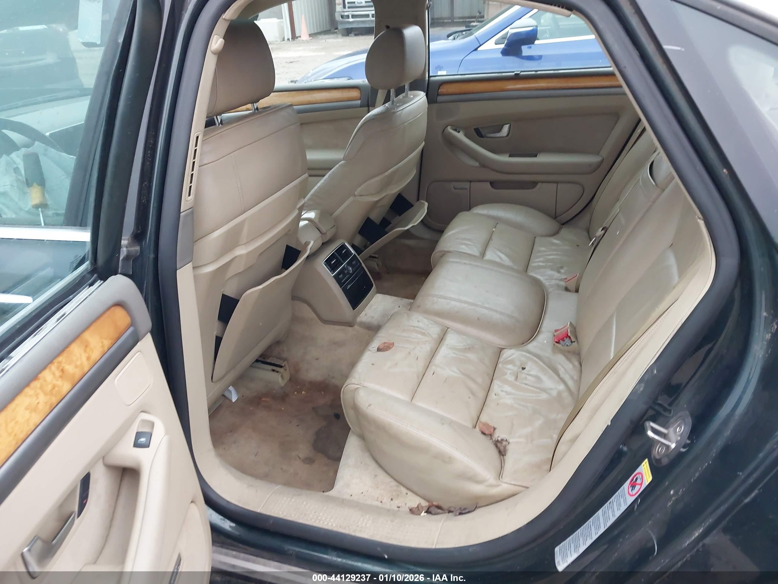 AUDI A8 image 8