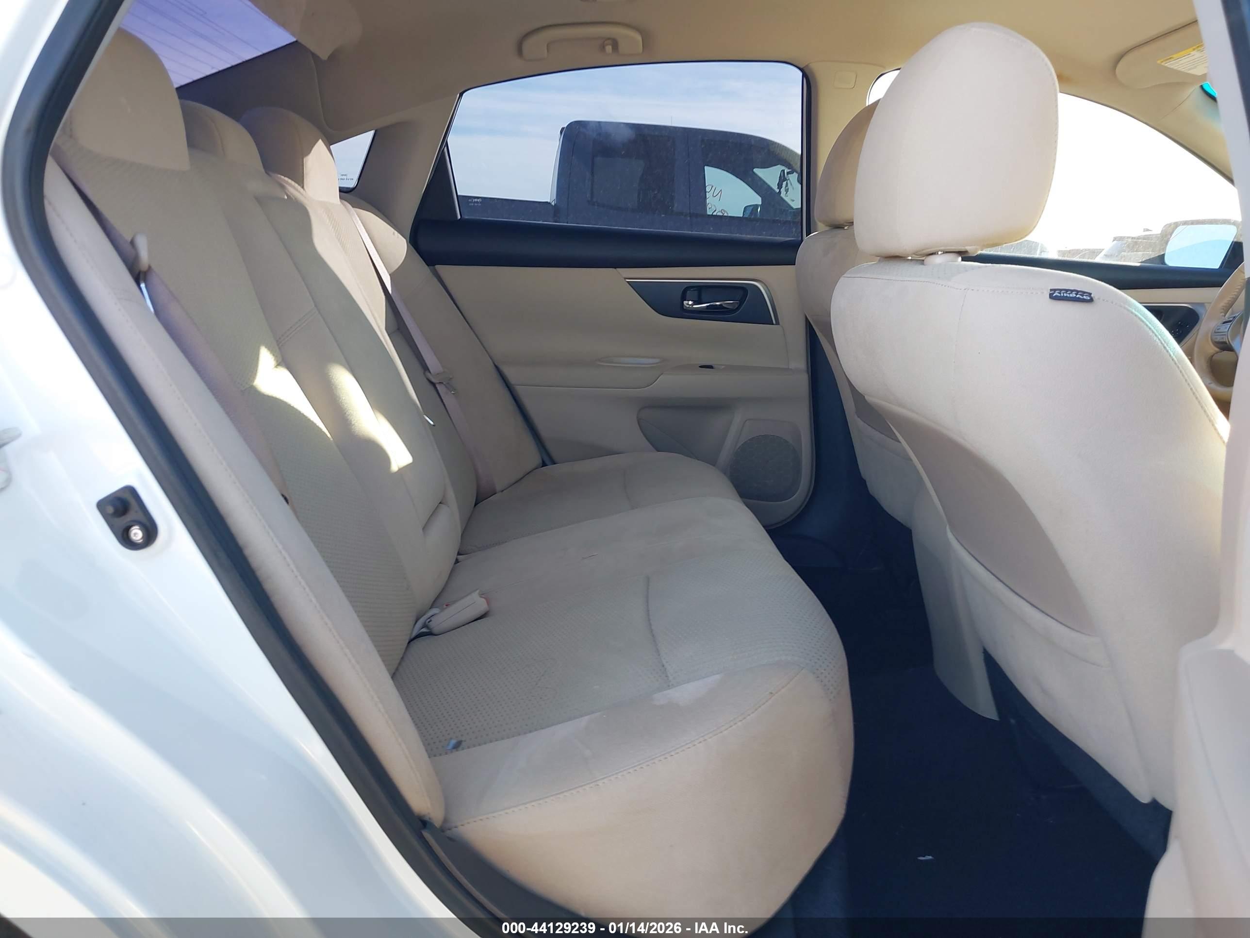 NISSAN ALTIMA image 8