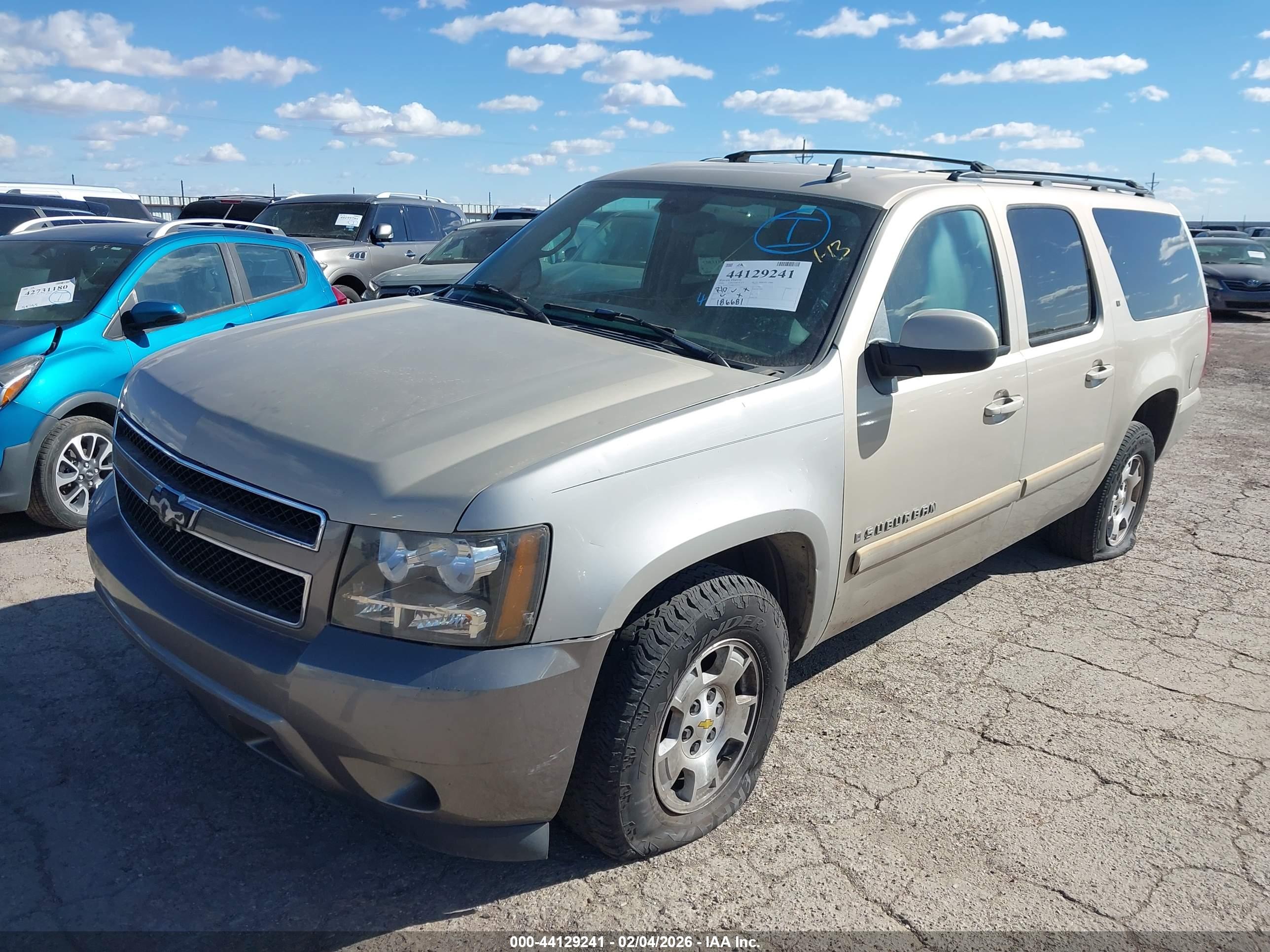 CHEVROLET SUBURBAN image 2