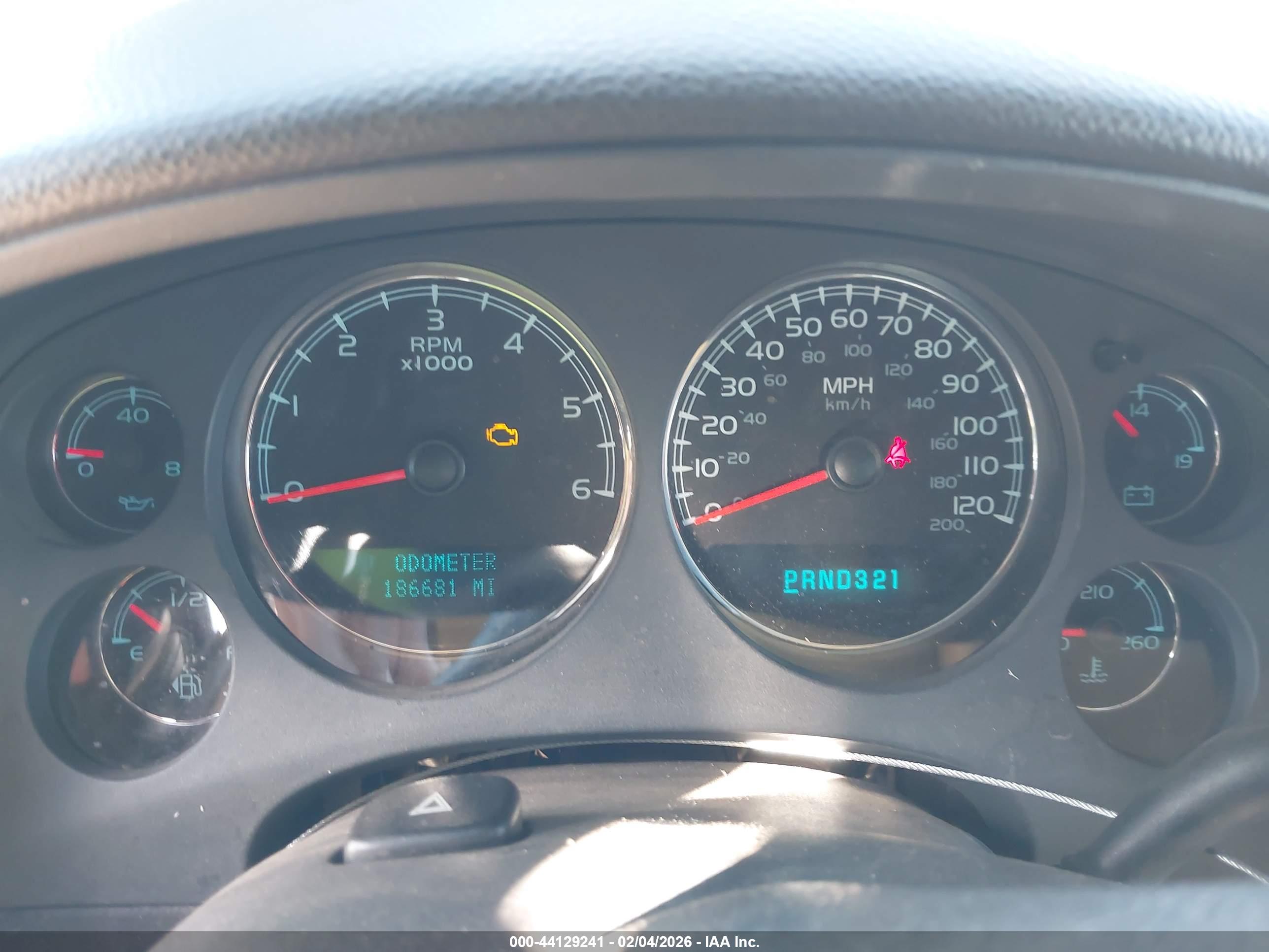 CHEVROLET SUBURBAN image 7