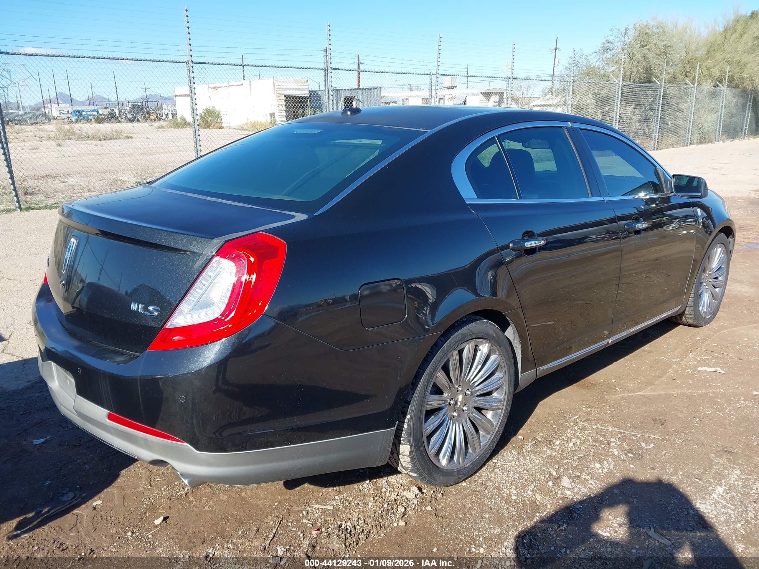LINCOLN MKS image 4