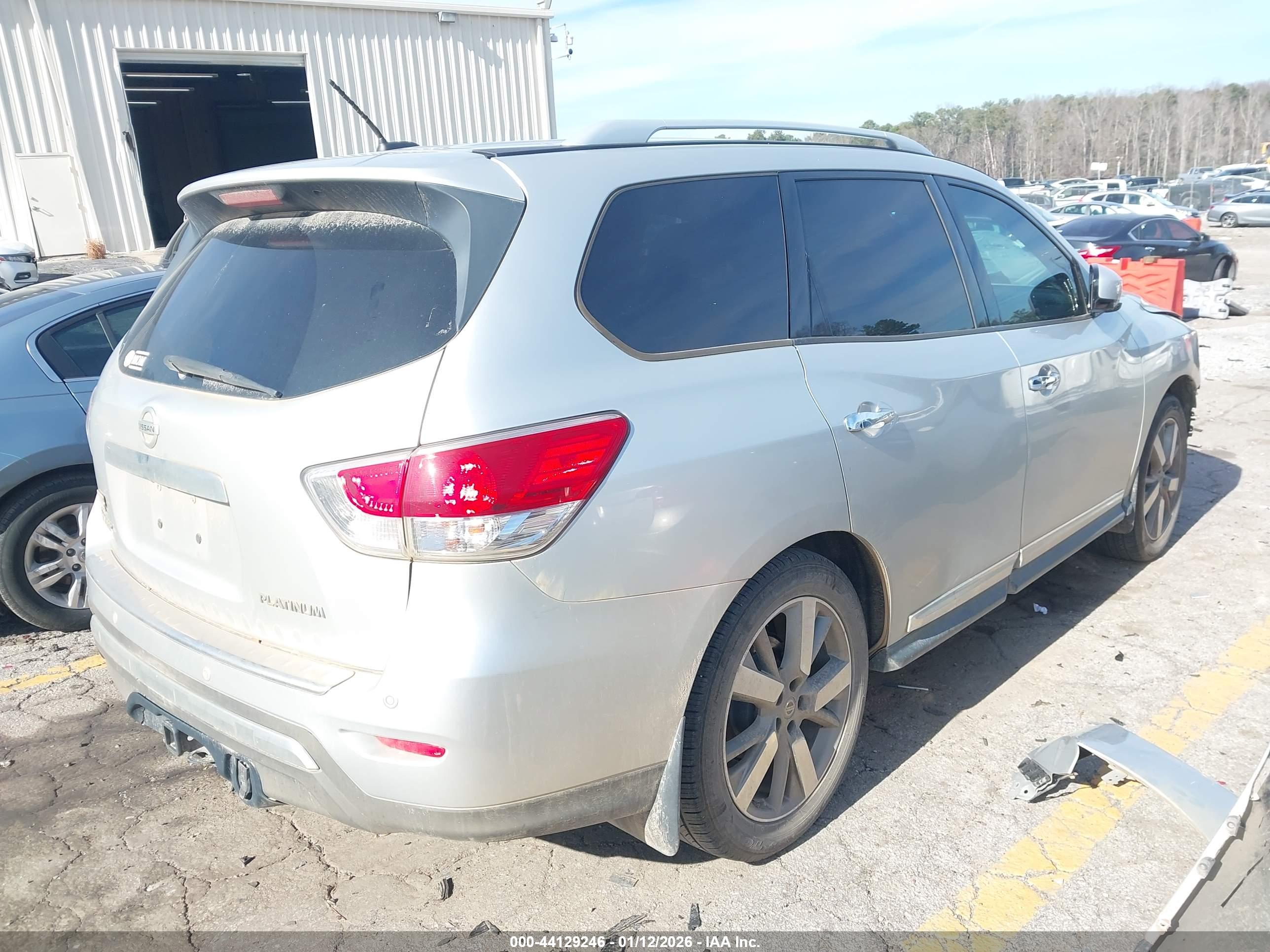 NISSAN PATHFINDER image 4