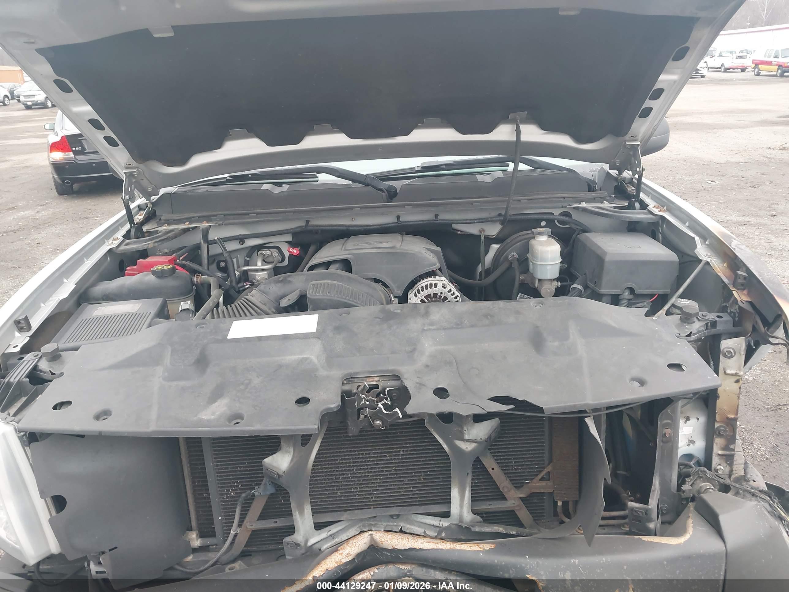 CHEVROLET SILVERADO image 10
