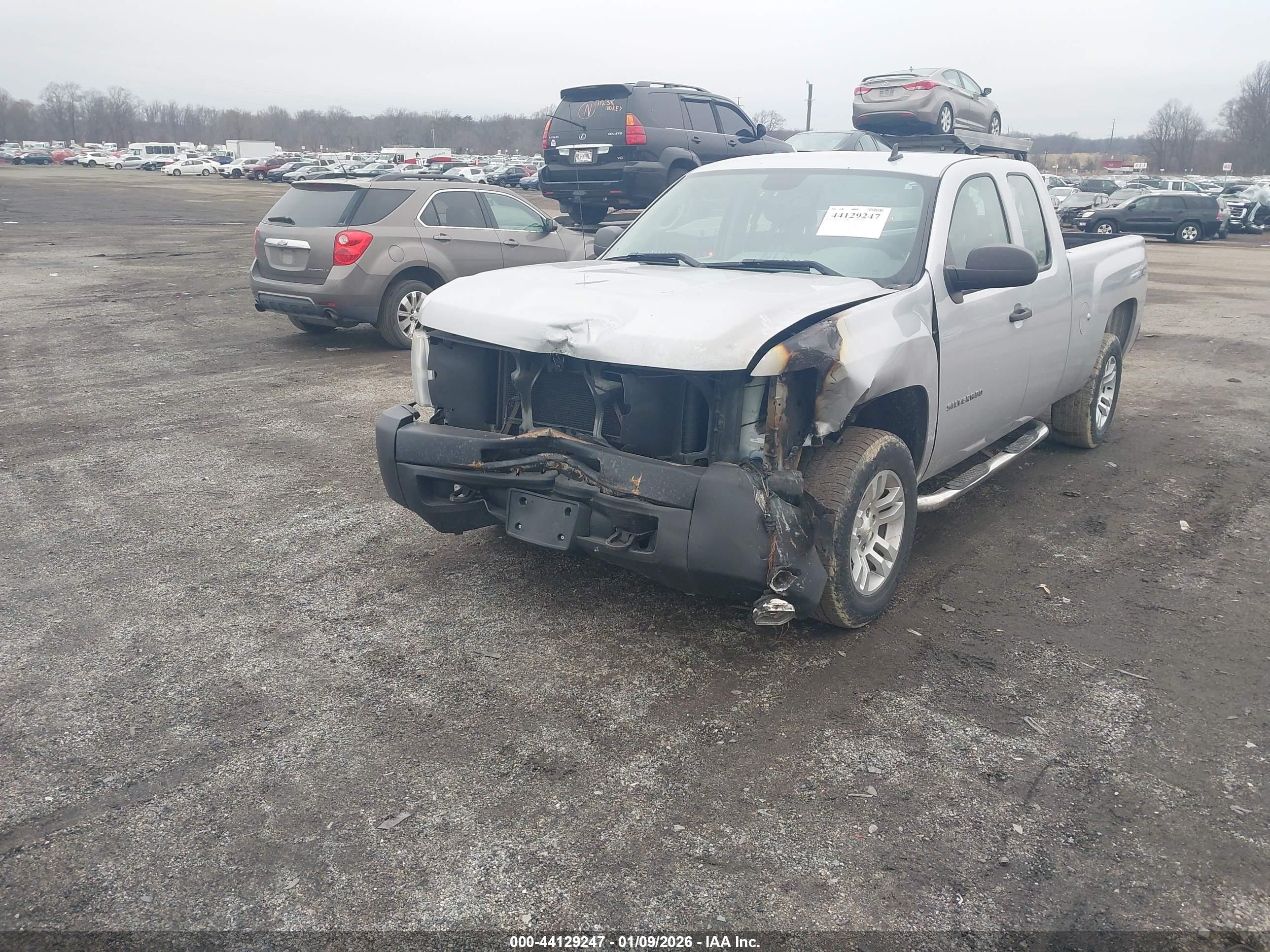 CHEVROLET SILVERADO image 2