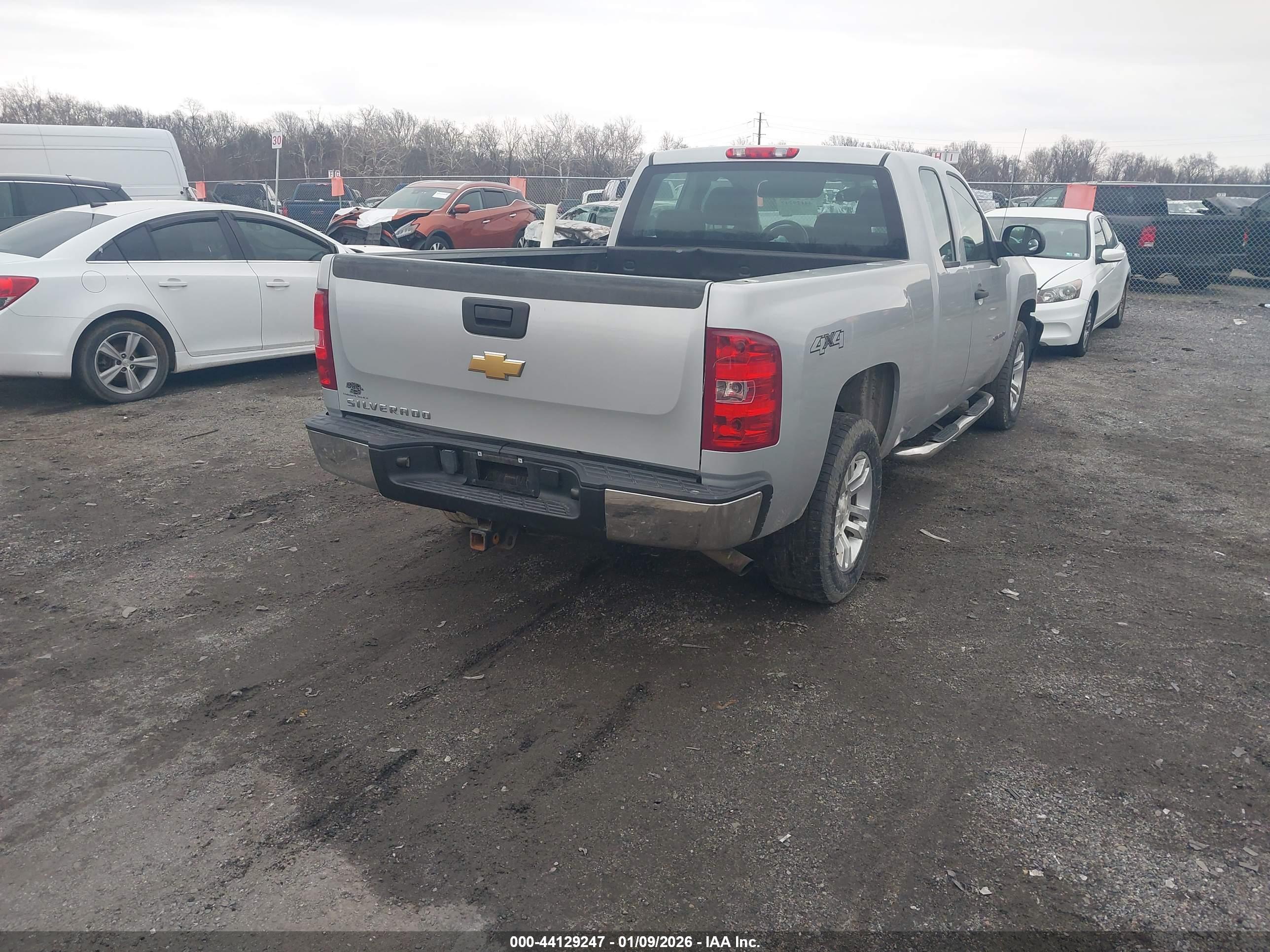 CHEVROLET SILVERADO image 4