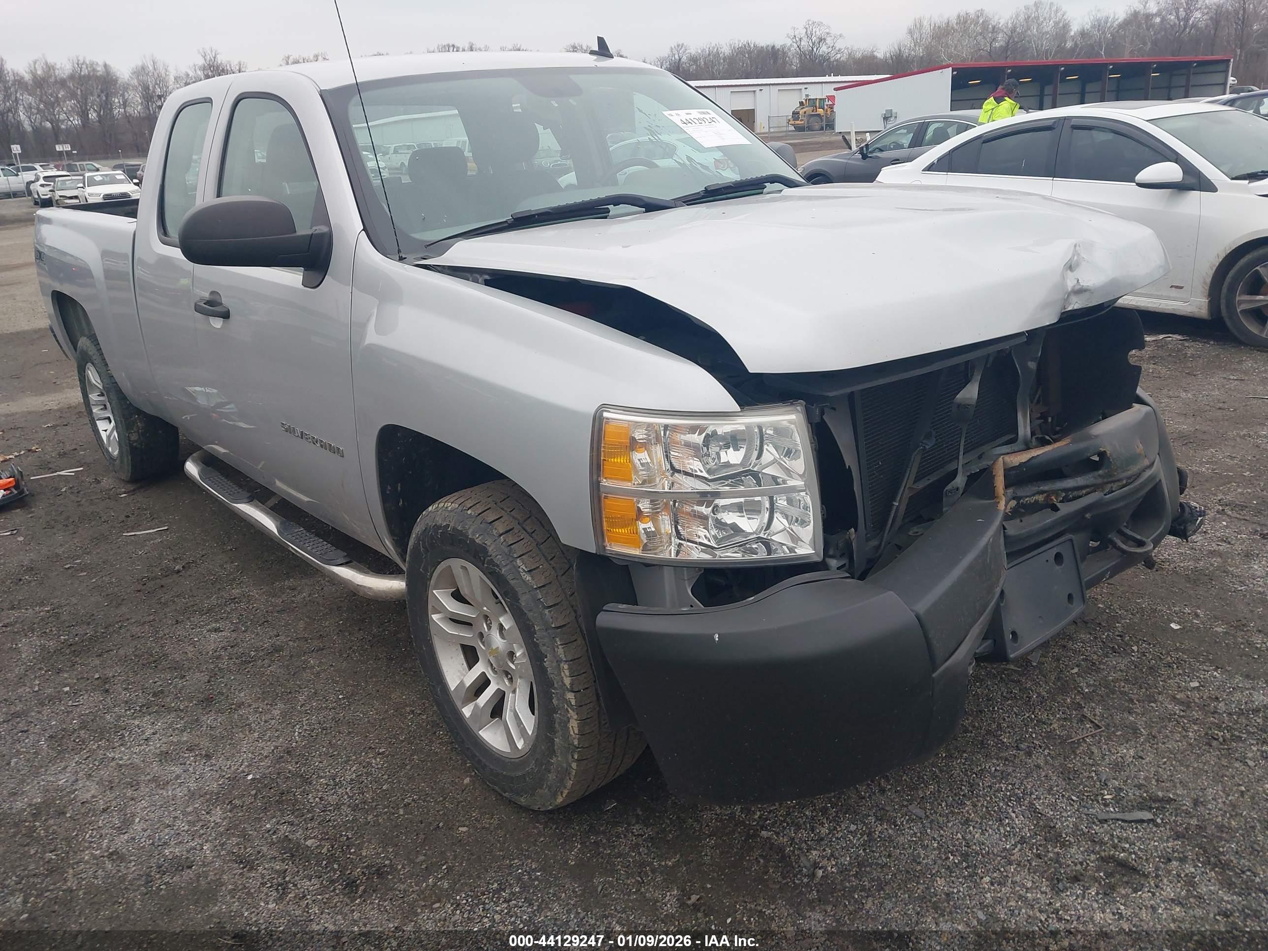 CHEVROLET SILVERADO image 6