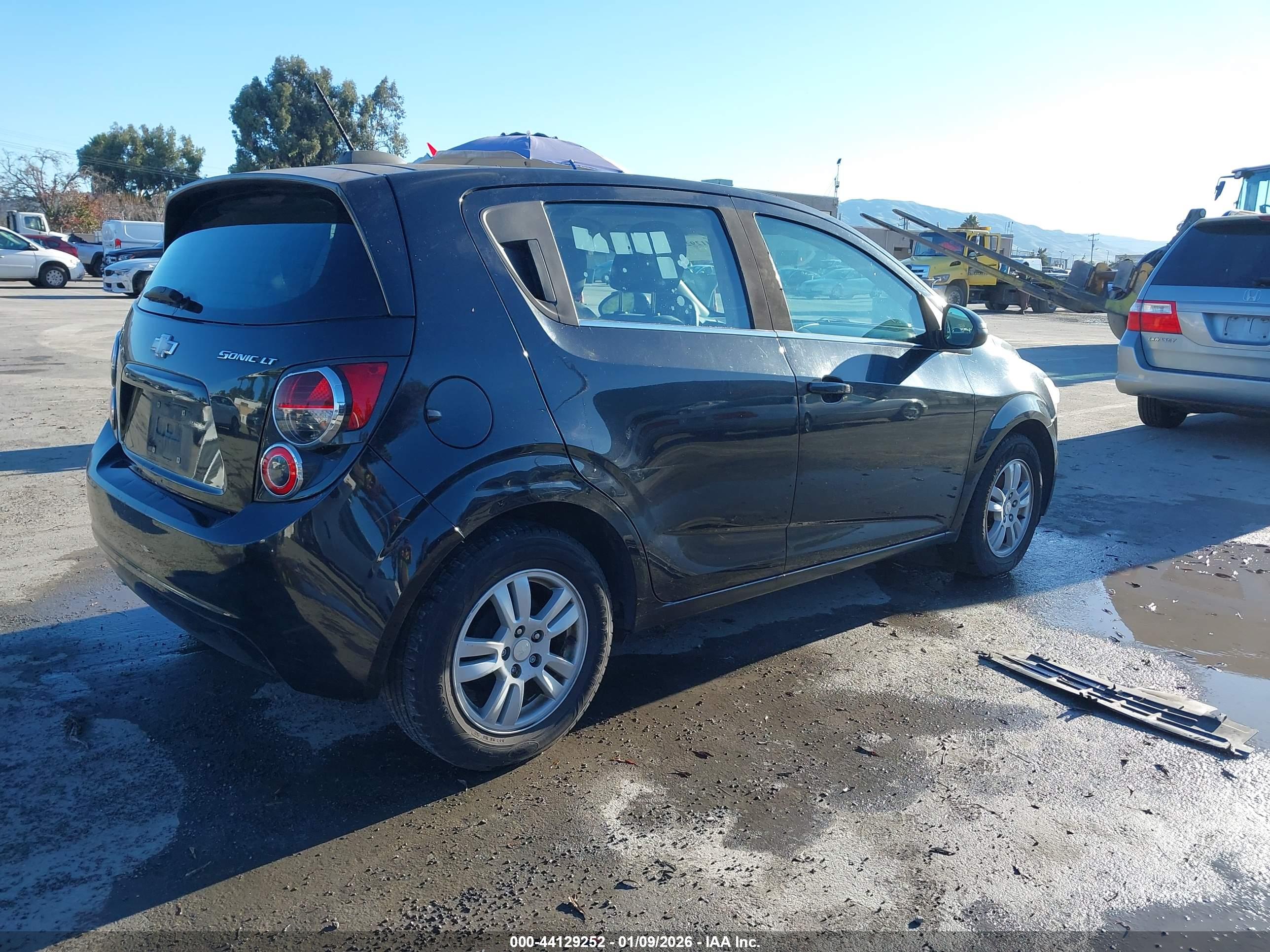 CHEVROLET SONIC image 4