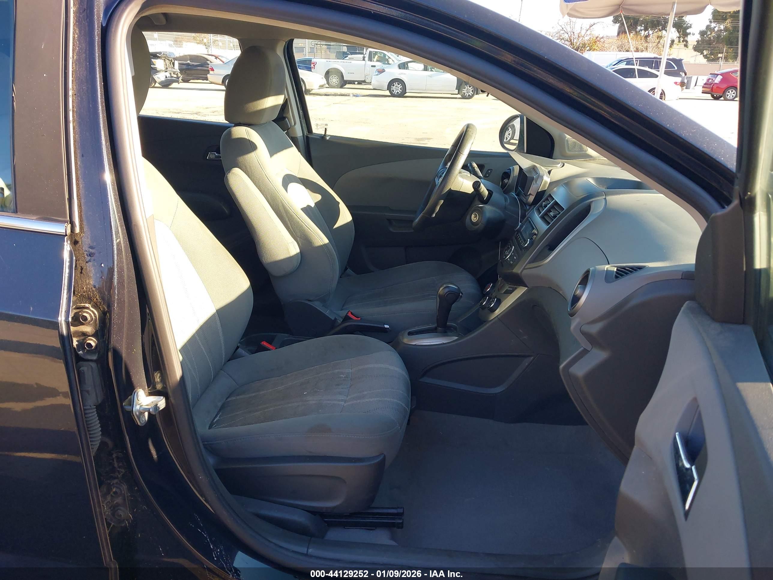 CHEVROLET SONIC image 5