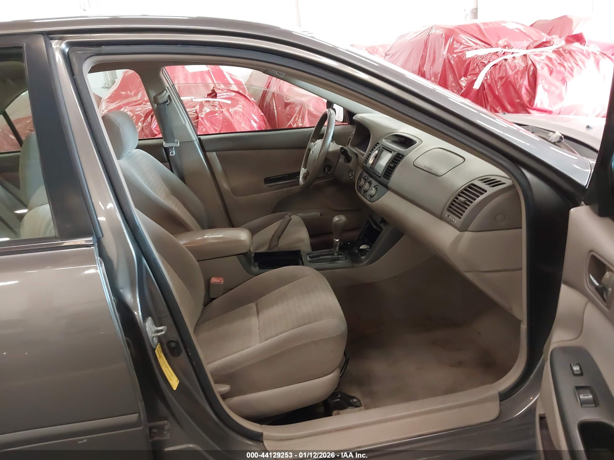 TOYOTA CAMRY image 5