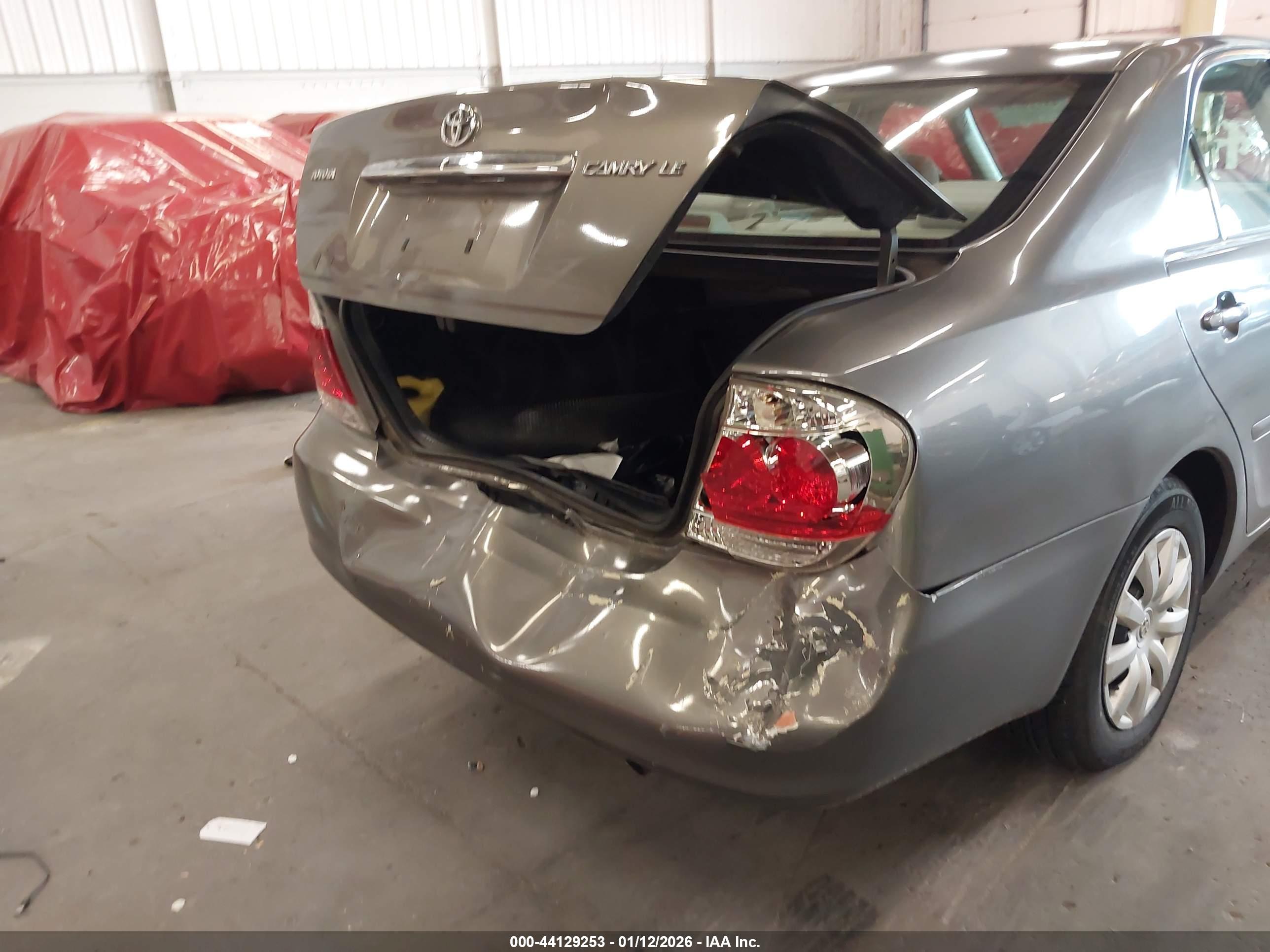 TOYOTA CAMRY image 6