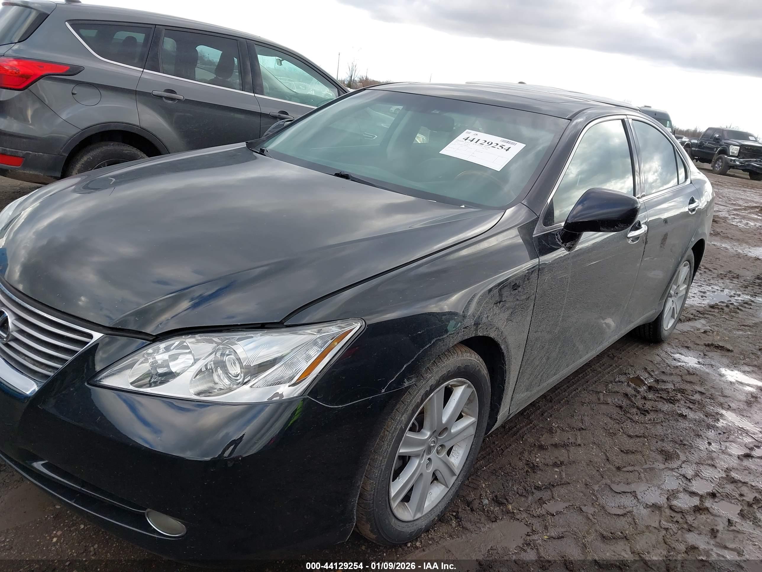 LEXUS ES image 2