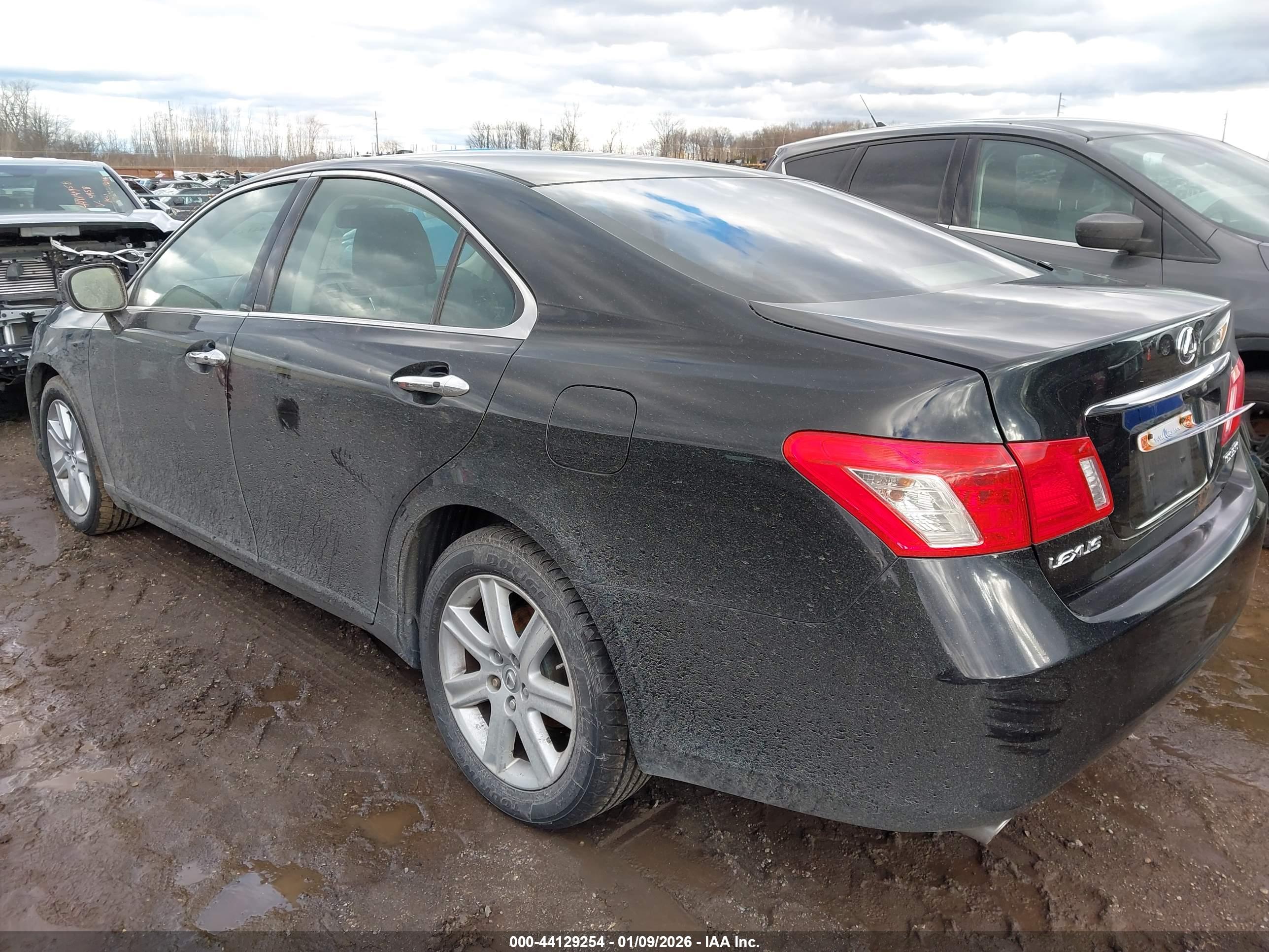 LEXUS ES image 3