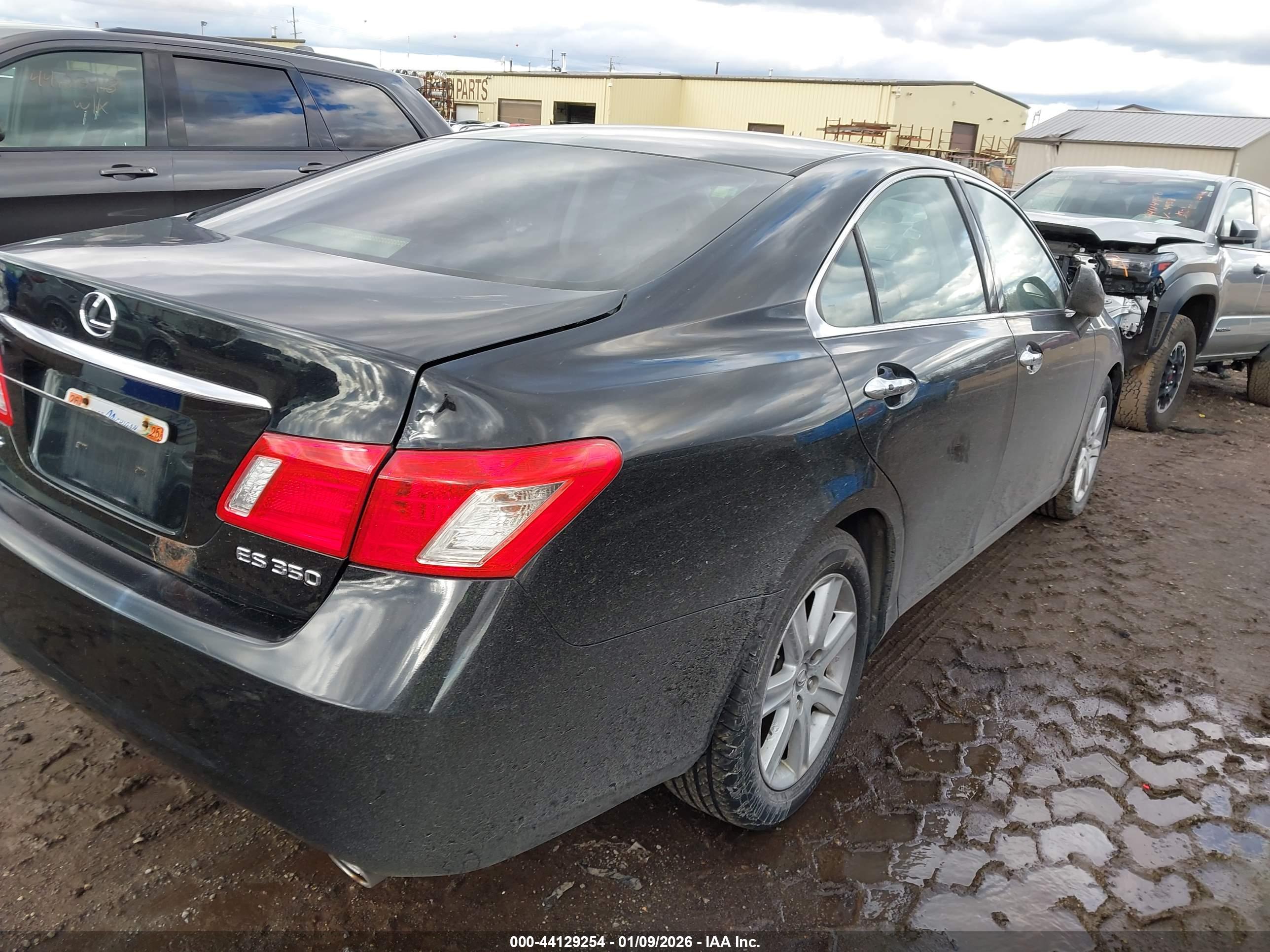 LEXUS ES image 4