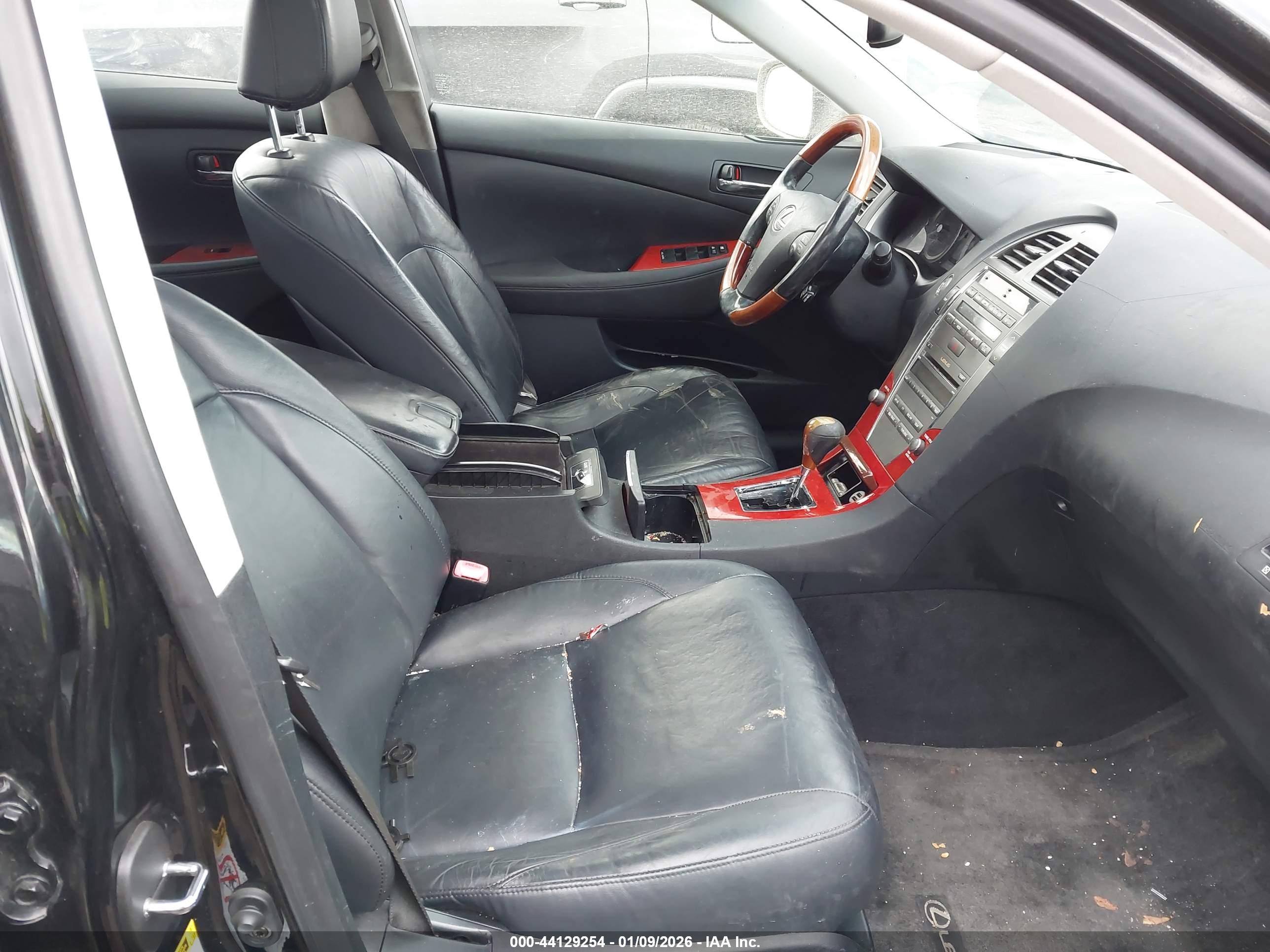 LEXUS ES image 5