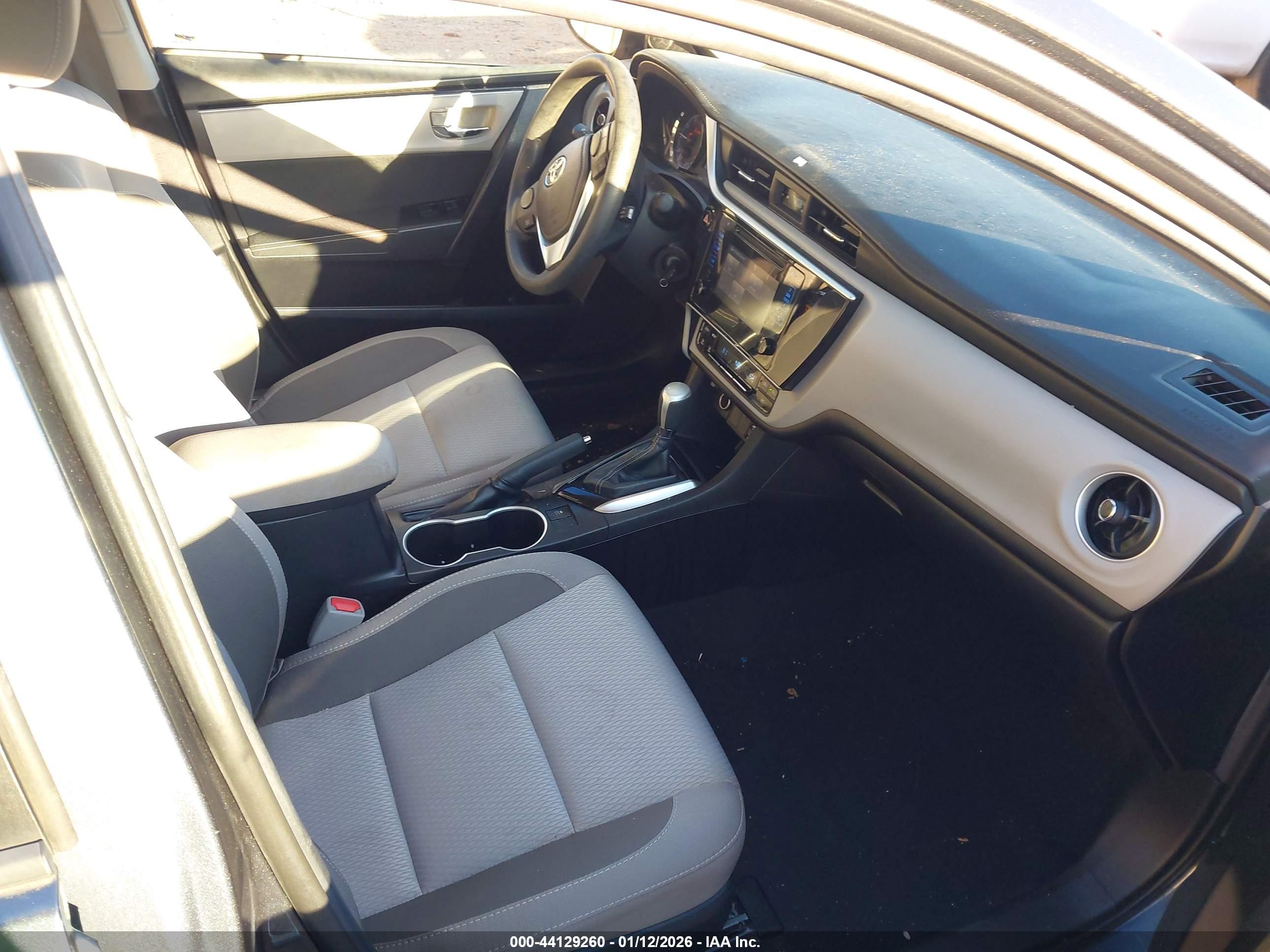 TOYOTA COROLLA image 5