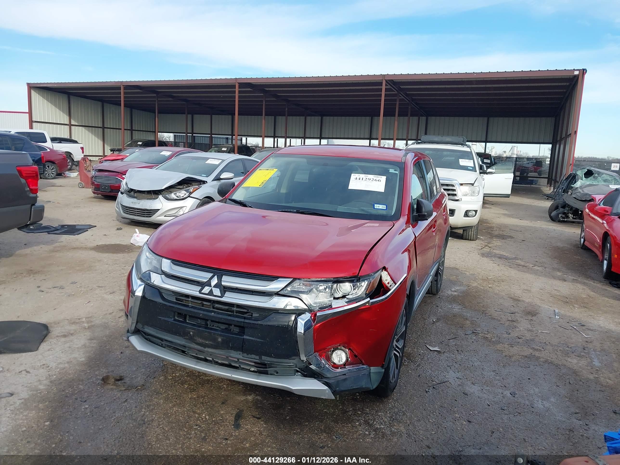 MITSUBISHI OUTLANDER image 2