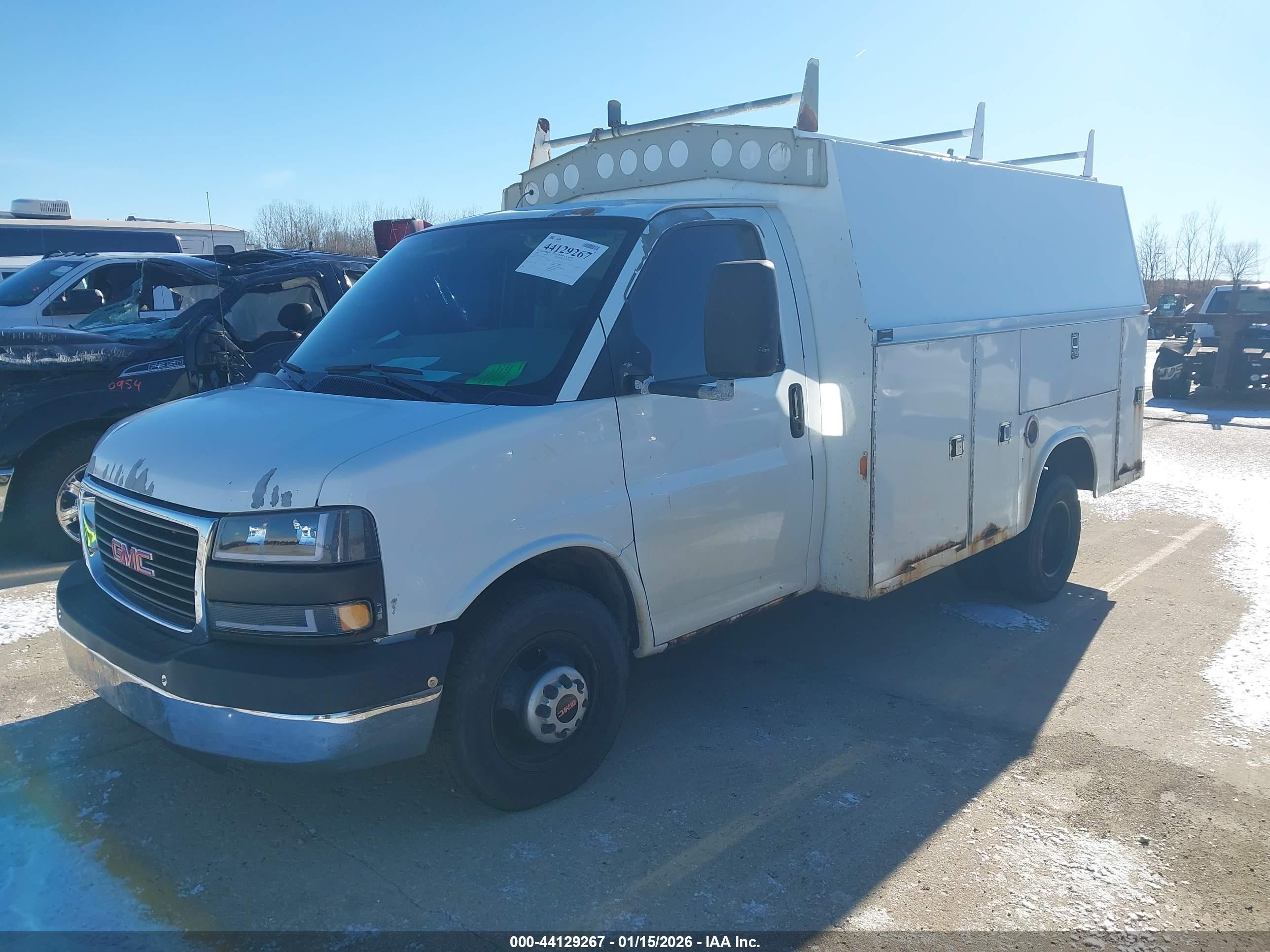 GMC SAVANA image 2