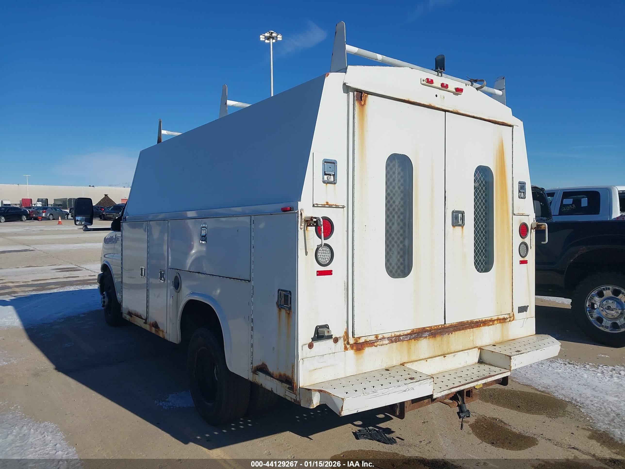 GMC SAVANA image 3