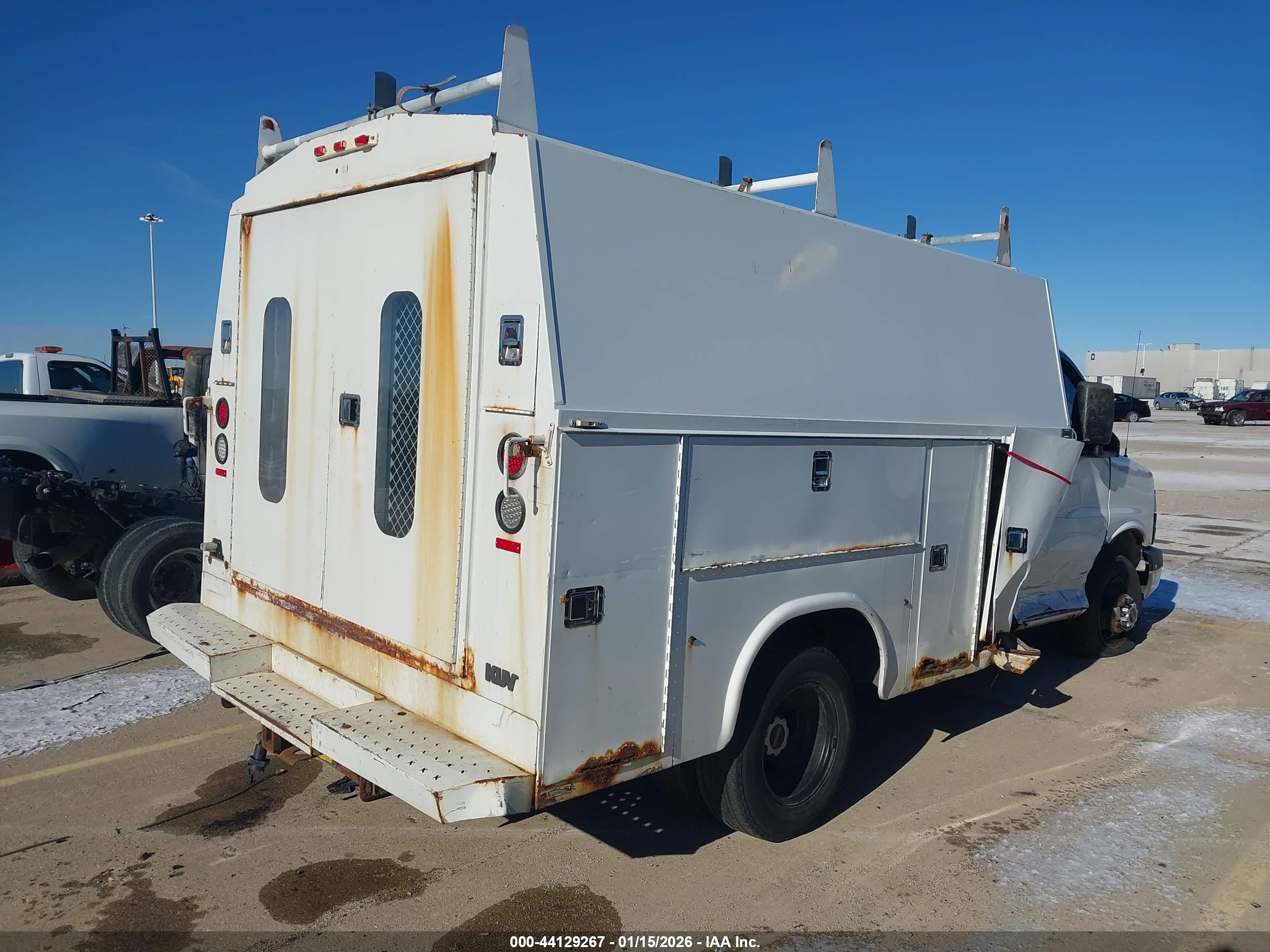GMC SAVANA image 4