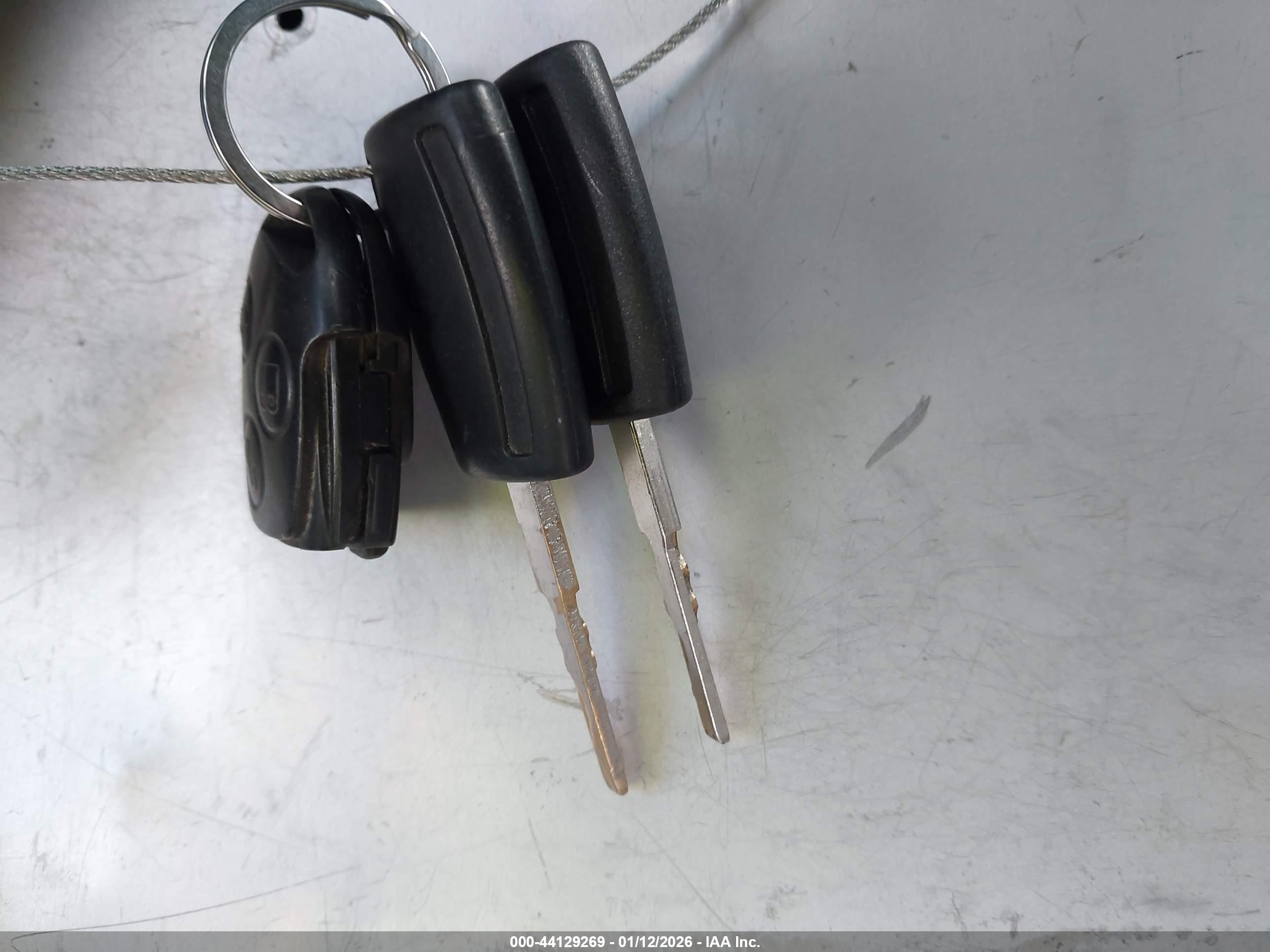 FORD FIESTA image 11