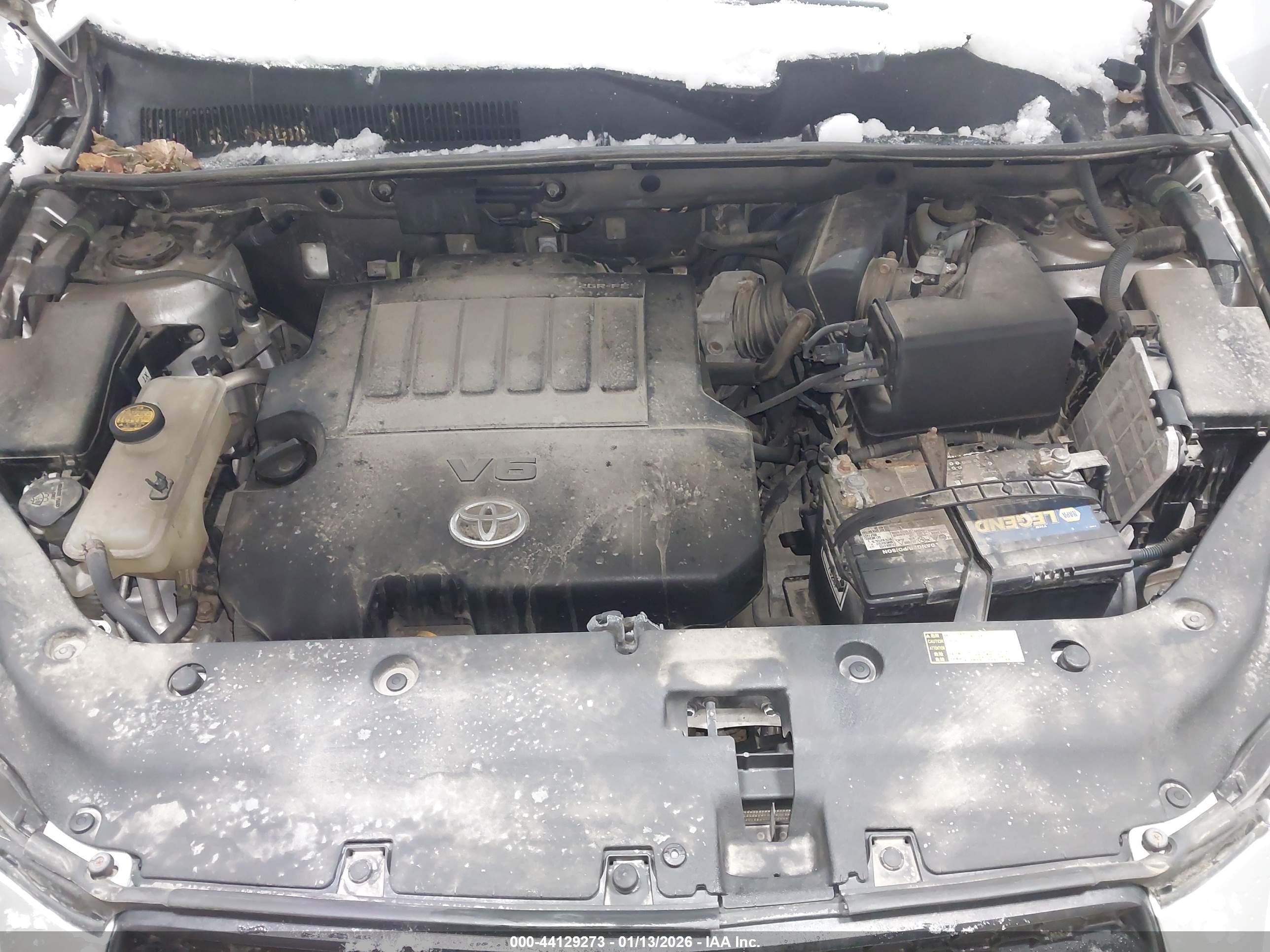 TOYOTA RAV4 image 10
