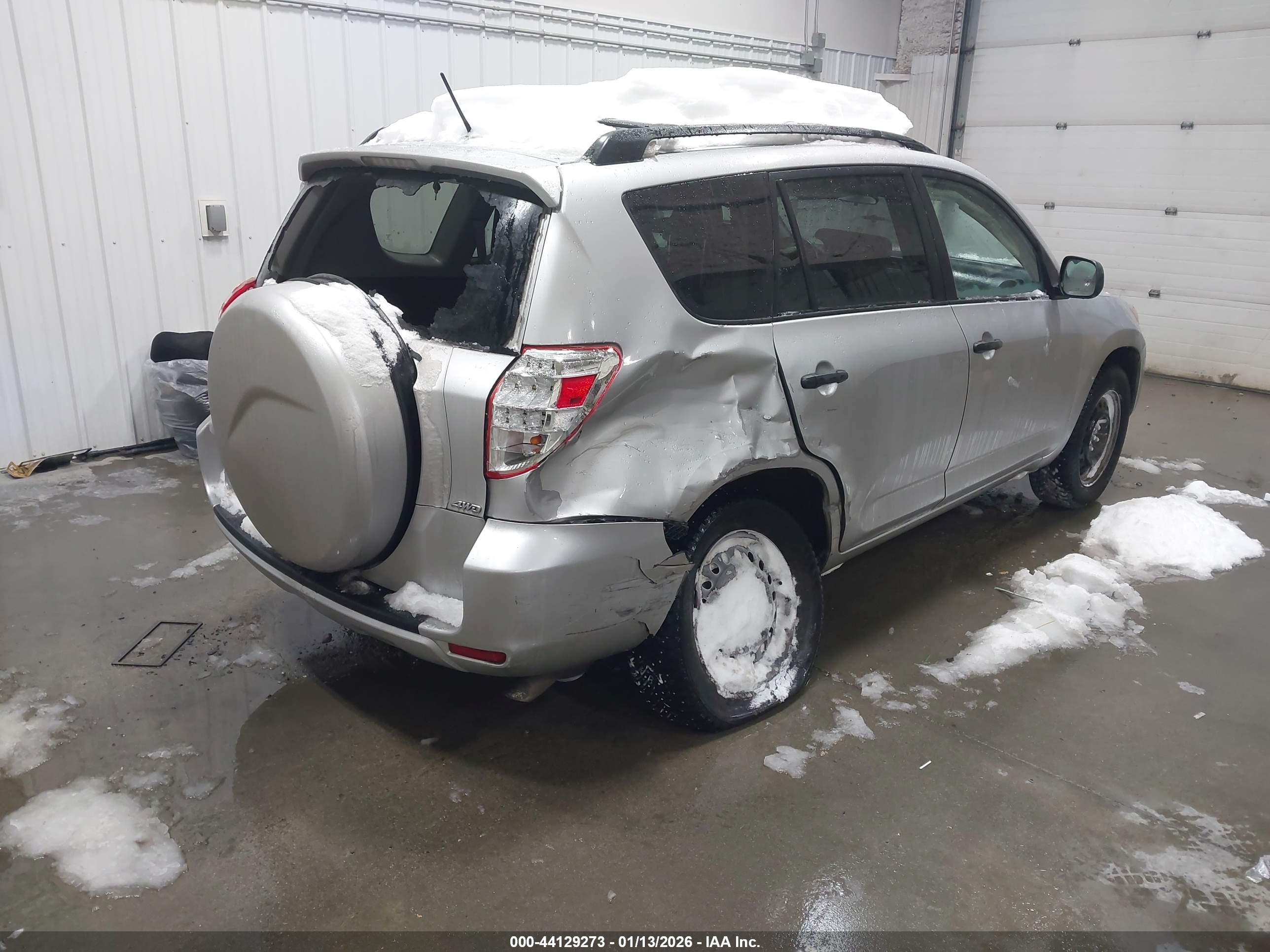 TOYOTA RAV4 image 4