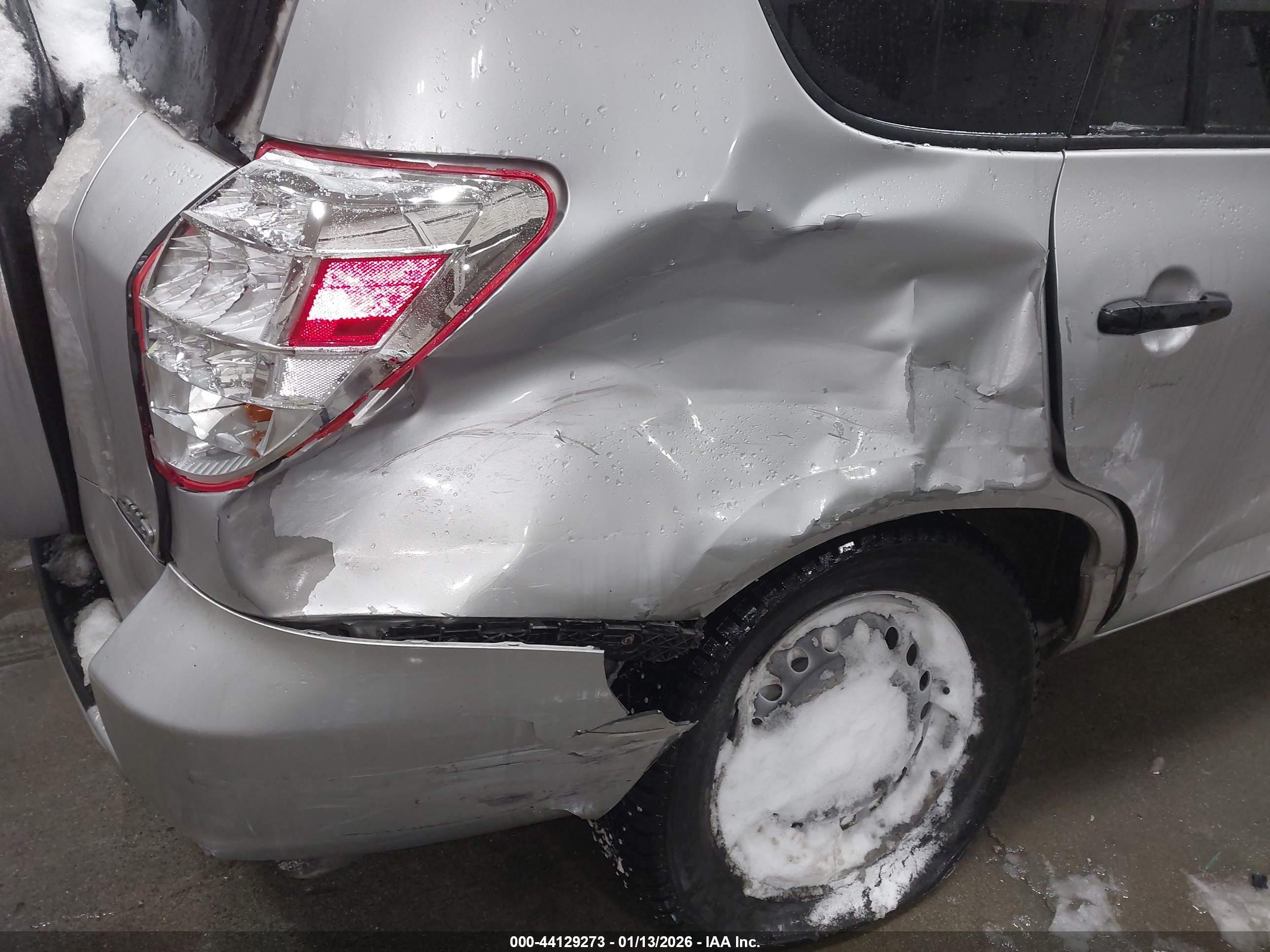 TOYOTA RAV4 image 6