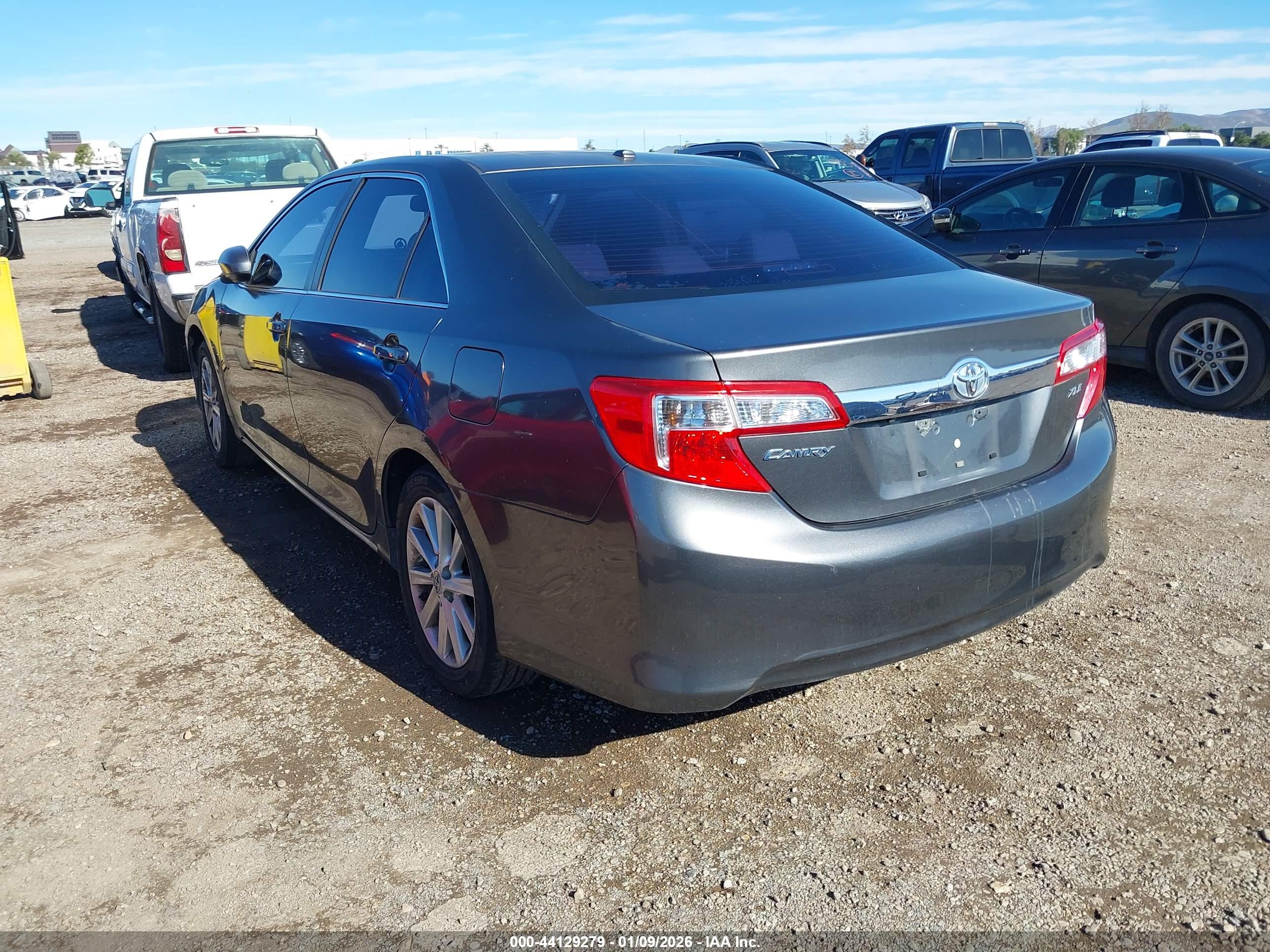 TOYOTA CAMRY image 3