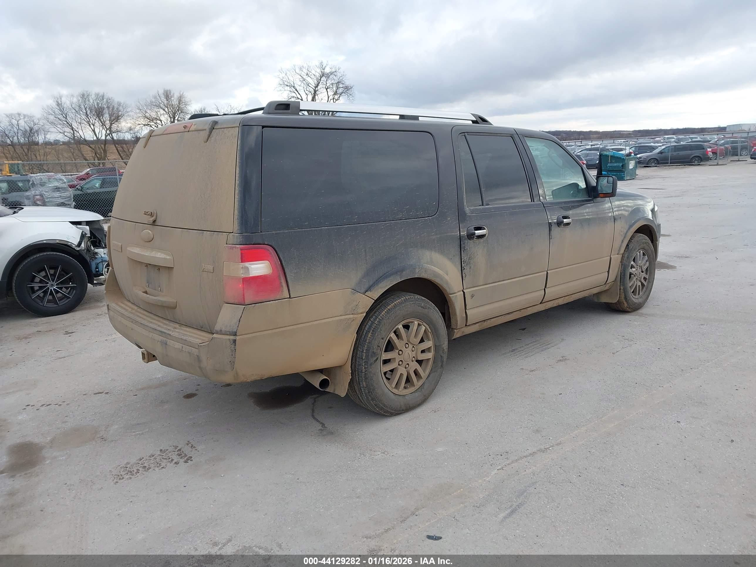FORD EXPEDITION image 4