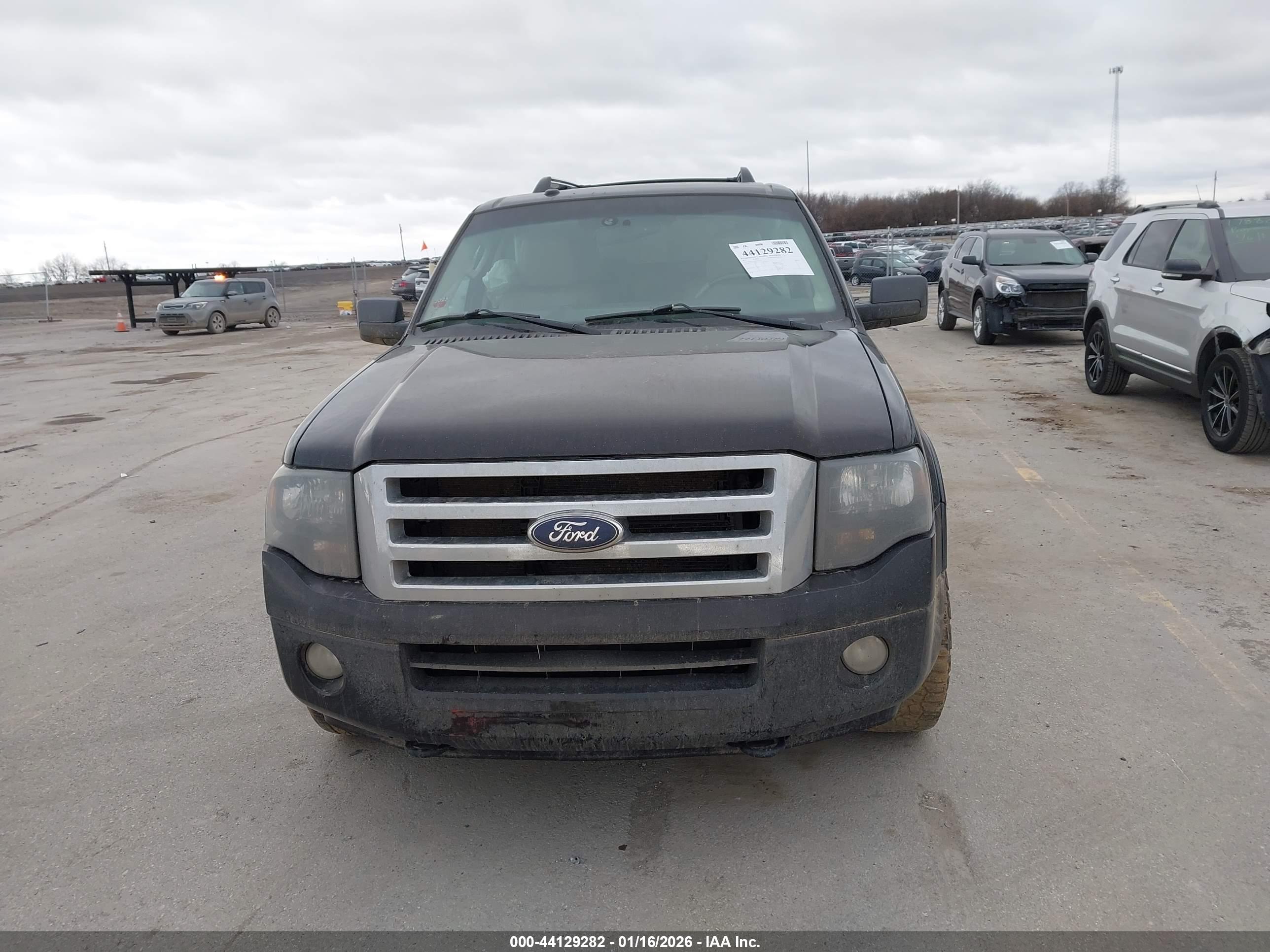 FORD EXPEDITION image 6