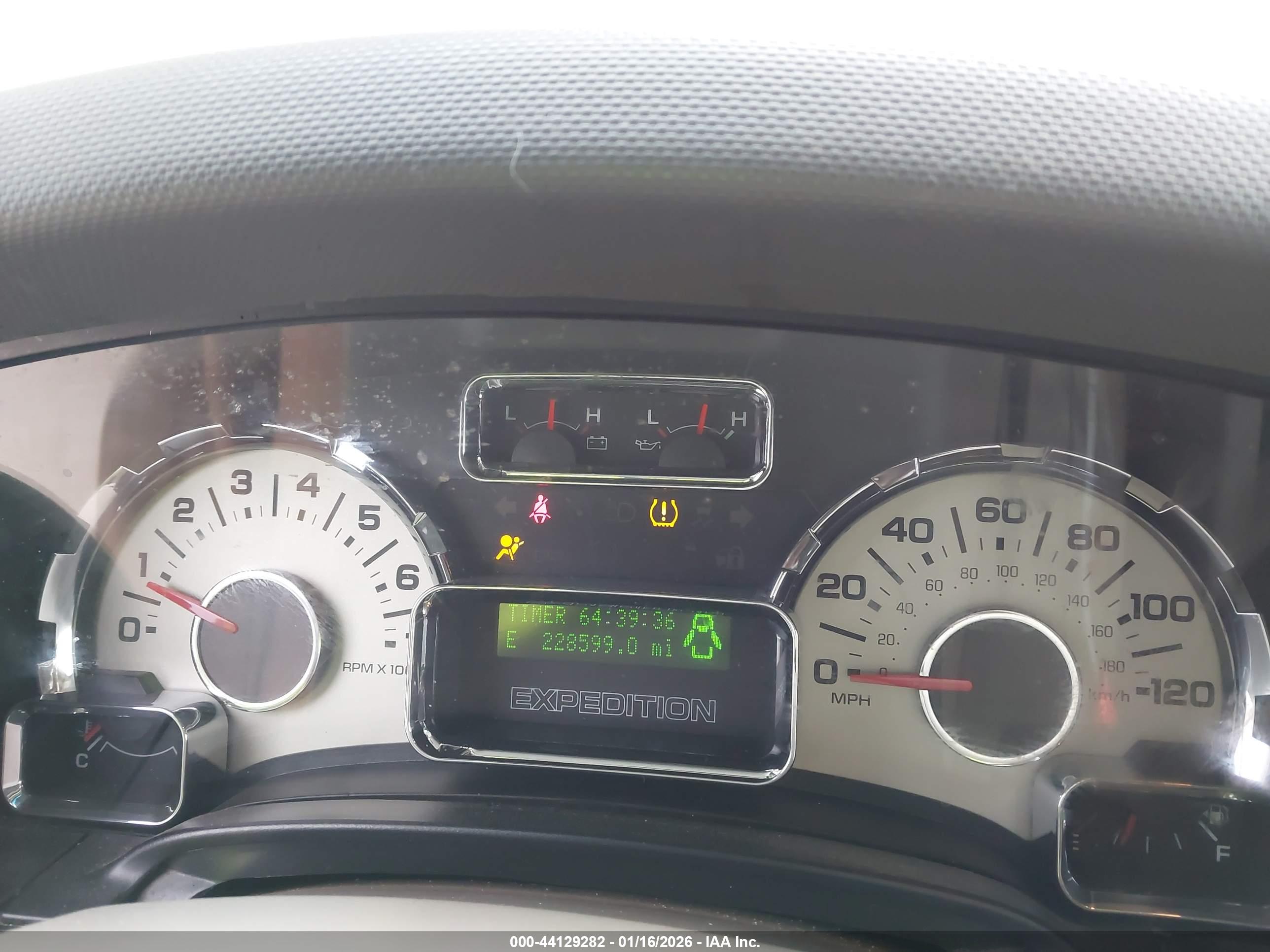 FORD EXPEDITION image 7